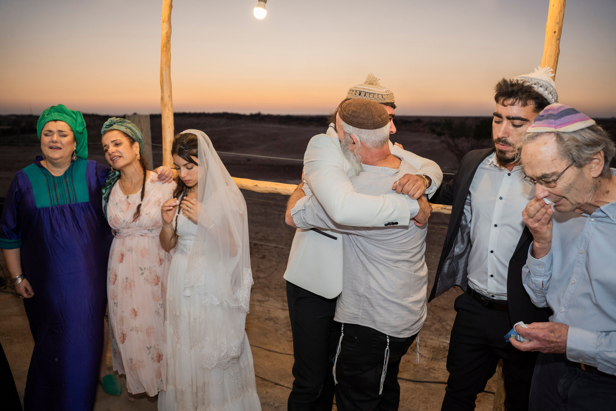 אביה ואחיה. יוסף מזרחי צילום חתונה, ברית וזוגיות. צלם מקצועי שאוהב להוציא אתכם הכי יפים ברגעים הכי מרגשים