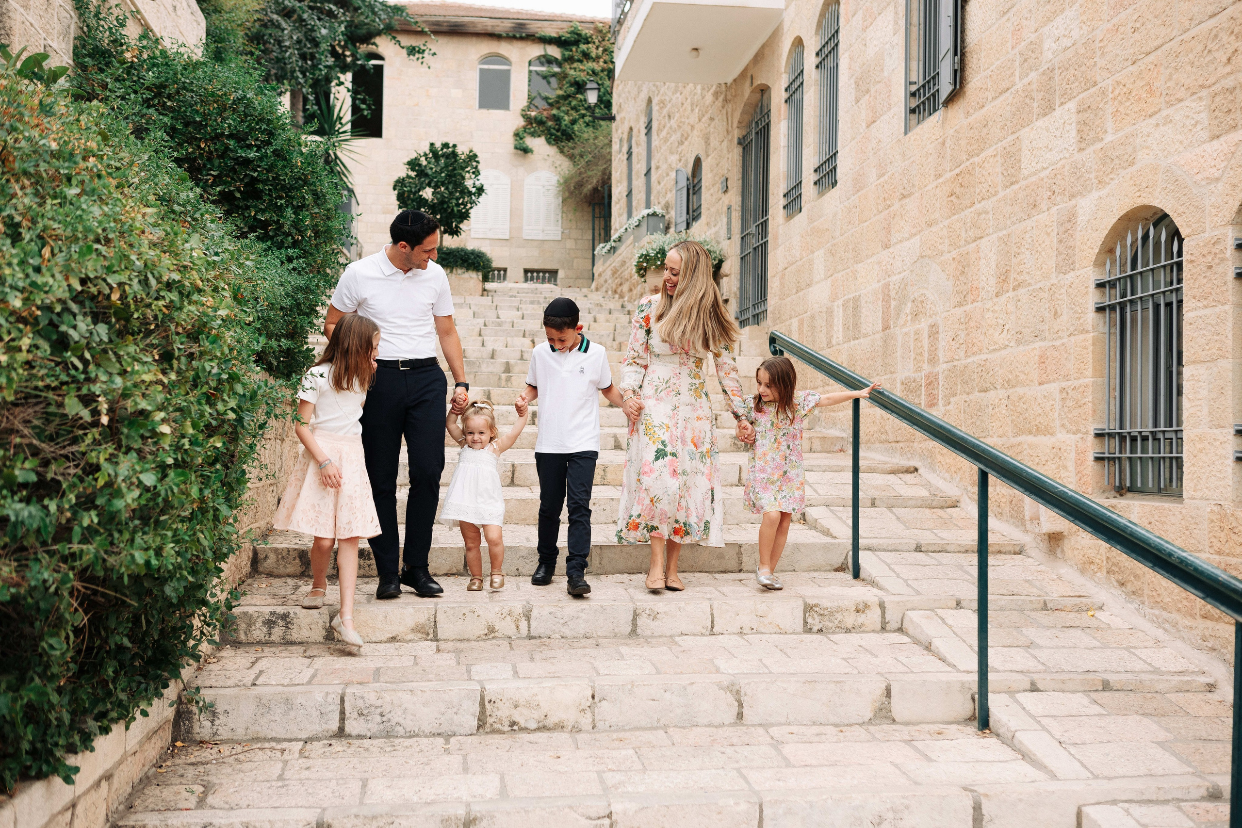 BIG FAMILY IN YAMIN MOSHE. Https://shi-photo.com/