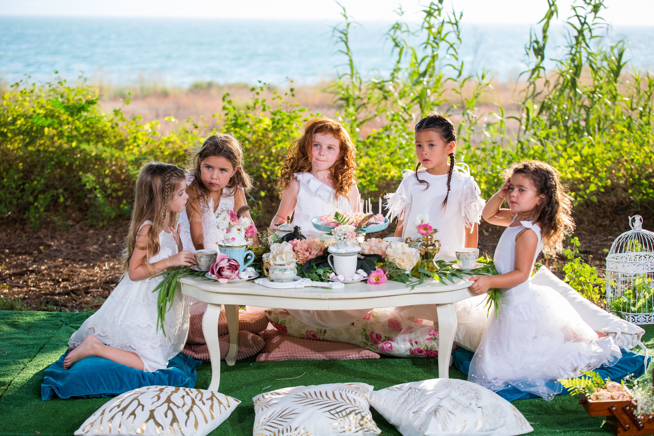 Little bridesmaids. AMIR BUCHNIK PHOTOGRAPHER