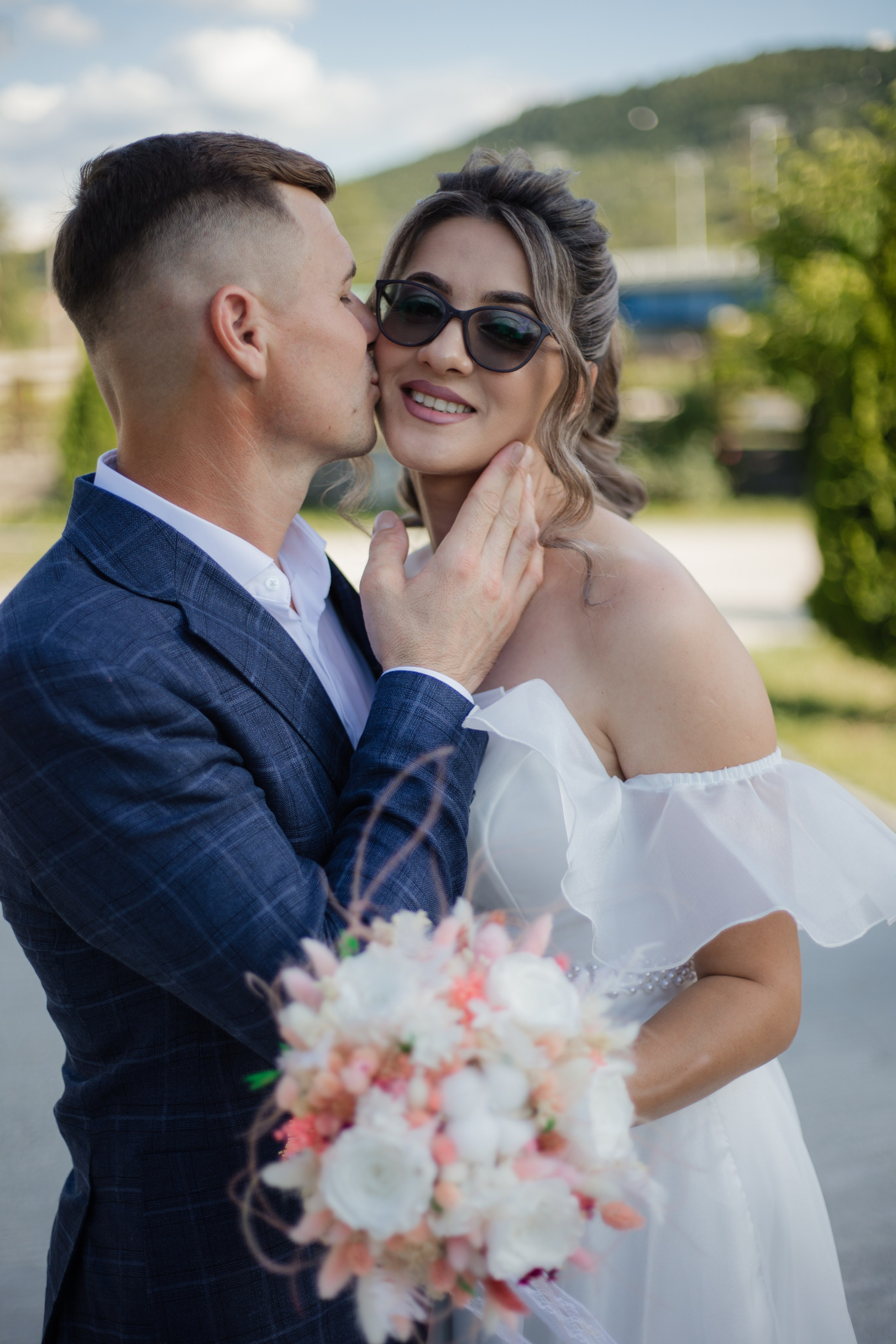 Oana & Vasile. Fotograf si videograf — evenimente si studio