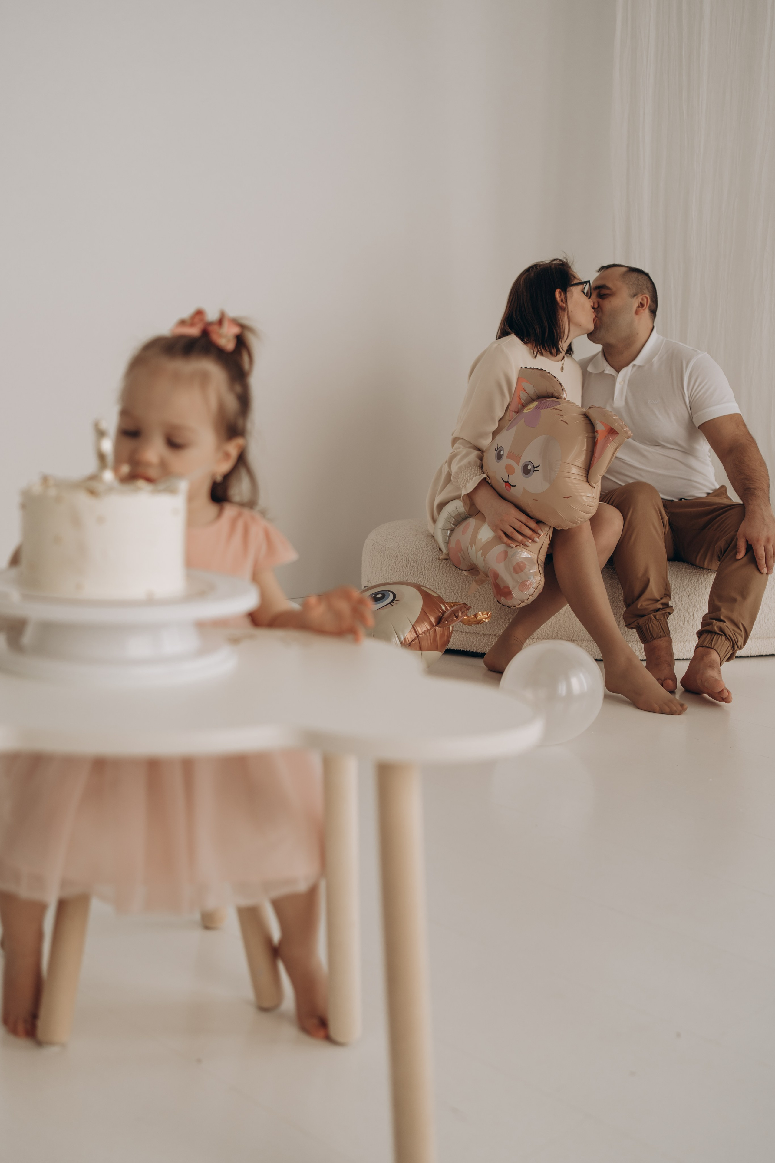 Studio — Kristina´s 2nd bday. Family photographer in Helsinki, Victoria Guadagno