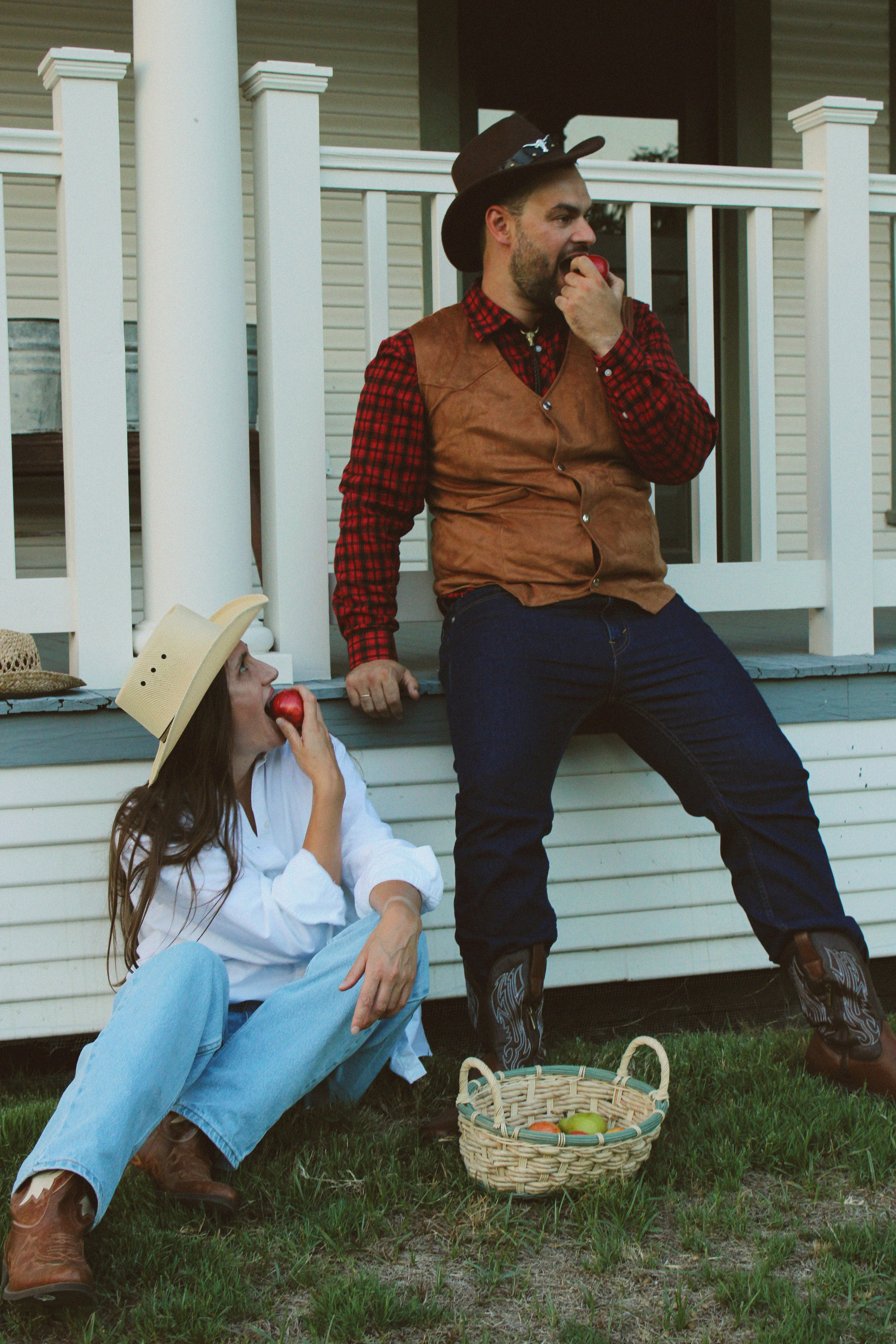 Texas Countryside Family Photoshoot in Cowboy Style. Lana Petrychenko — Portrait & Family Photographer. Valencia, Spain