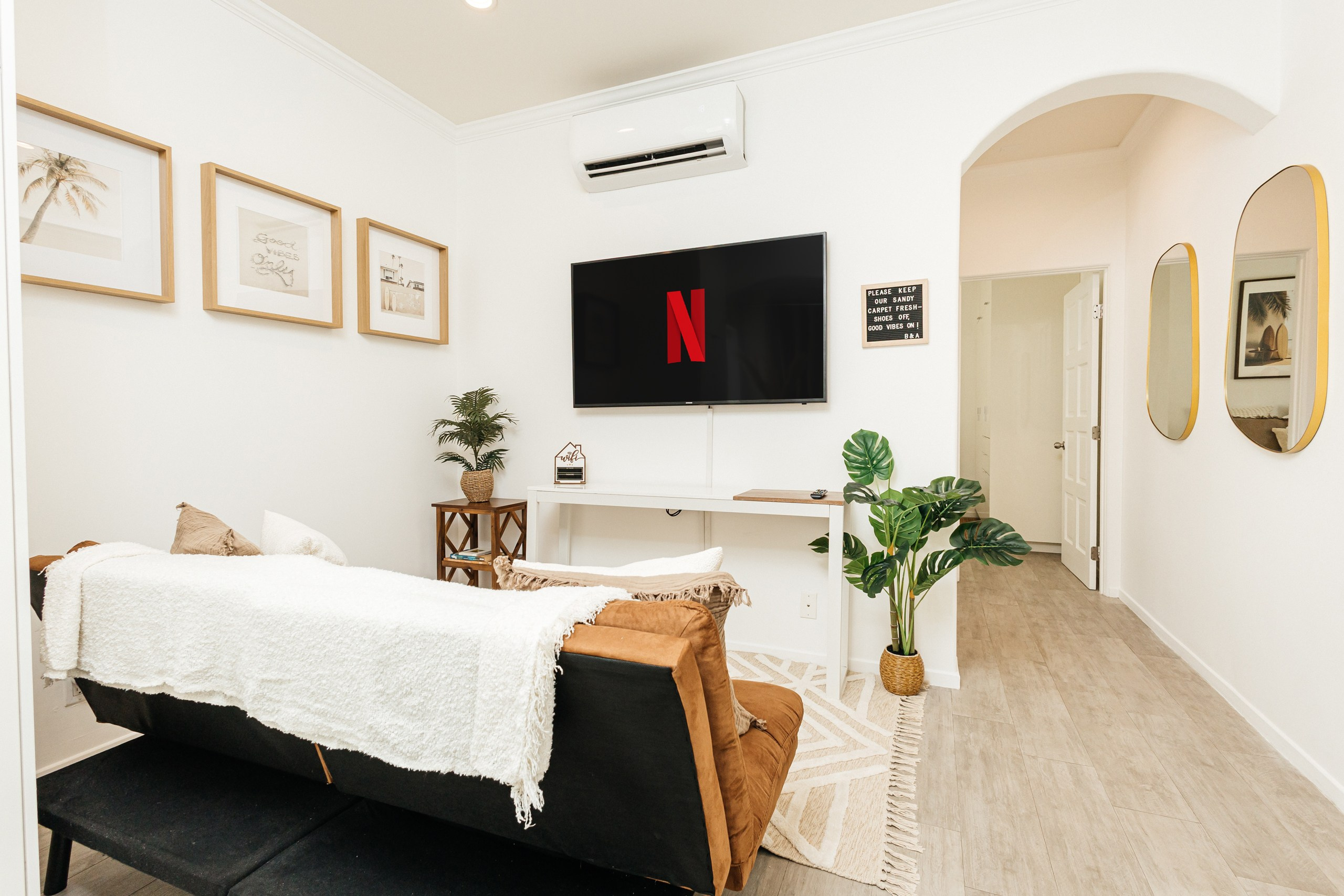 Session Apartments. Photographer Andrei White