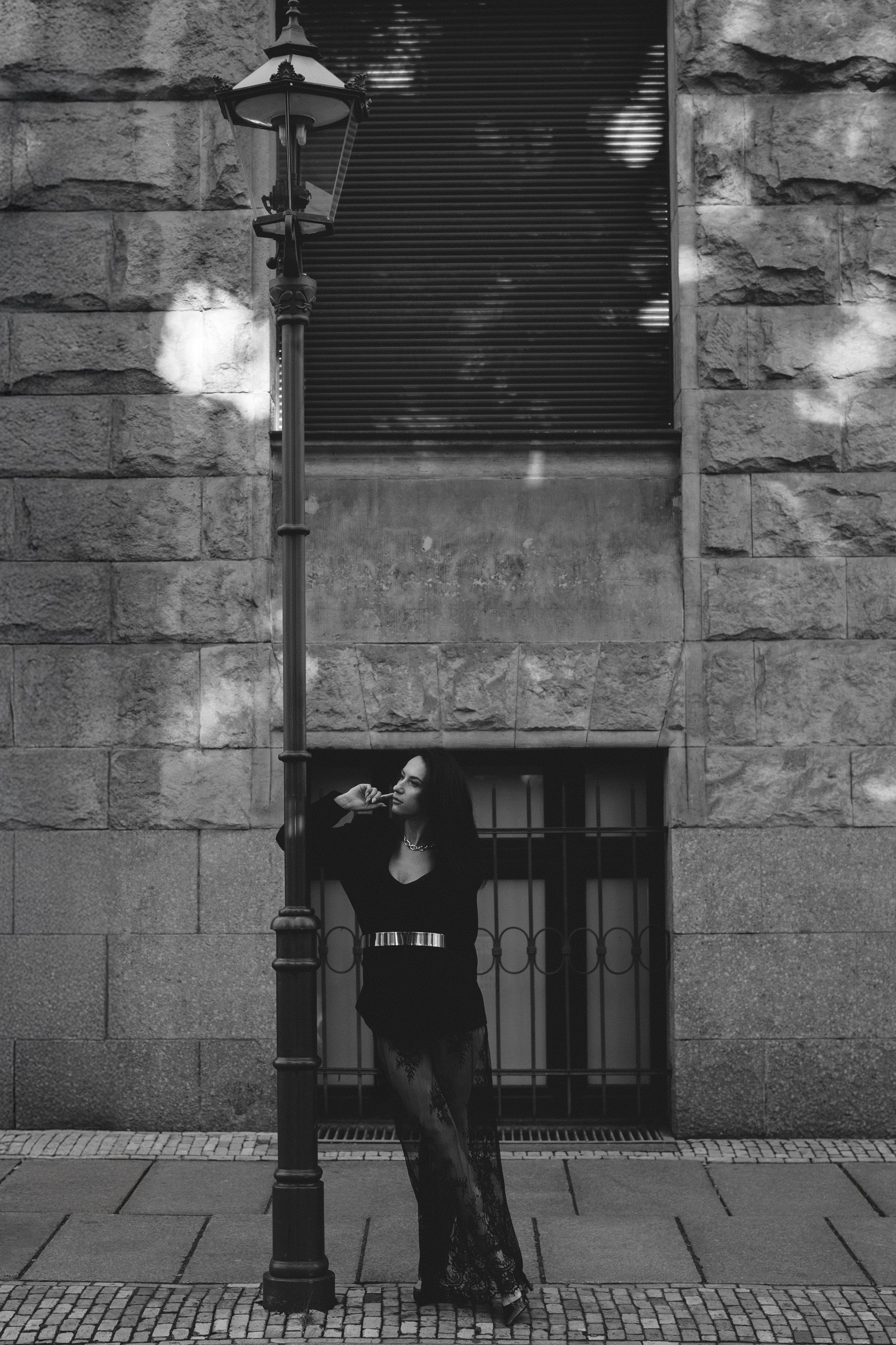 Black&White City Portrait. Elegant Woman in a black Suit. Kristina Kozheltsova- Soulful Portrait&Lifestyle&Love Story Photographer in Leipzig, Germany