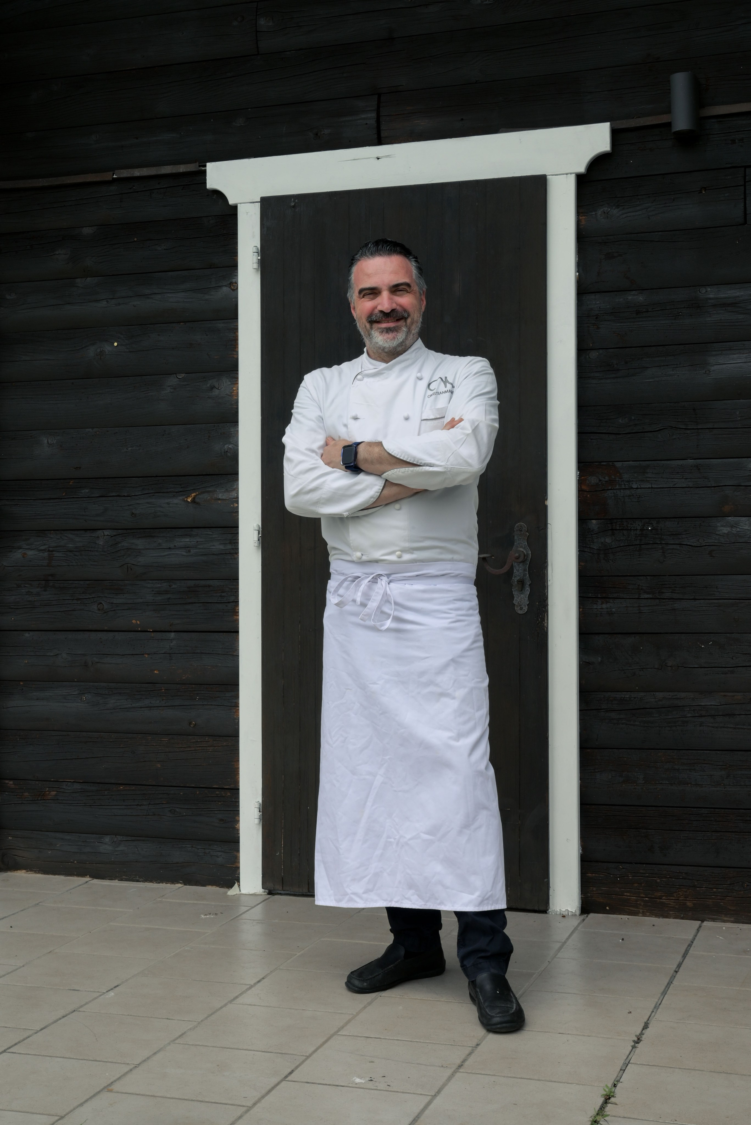 This is the right place to intimate wedding party: Italian kitchen, beautiful place with lake view