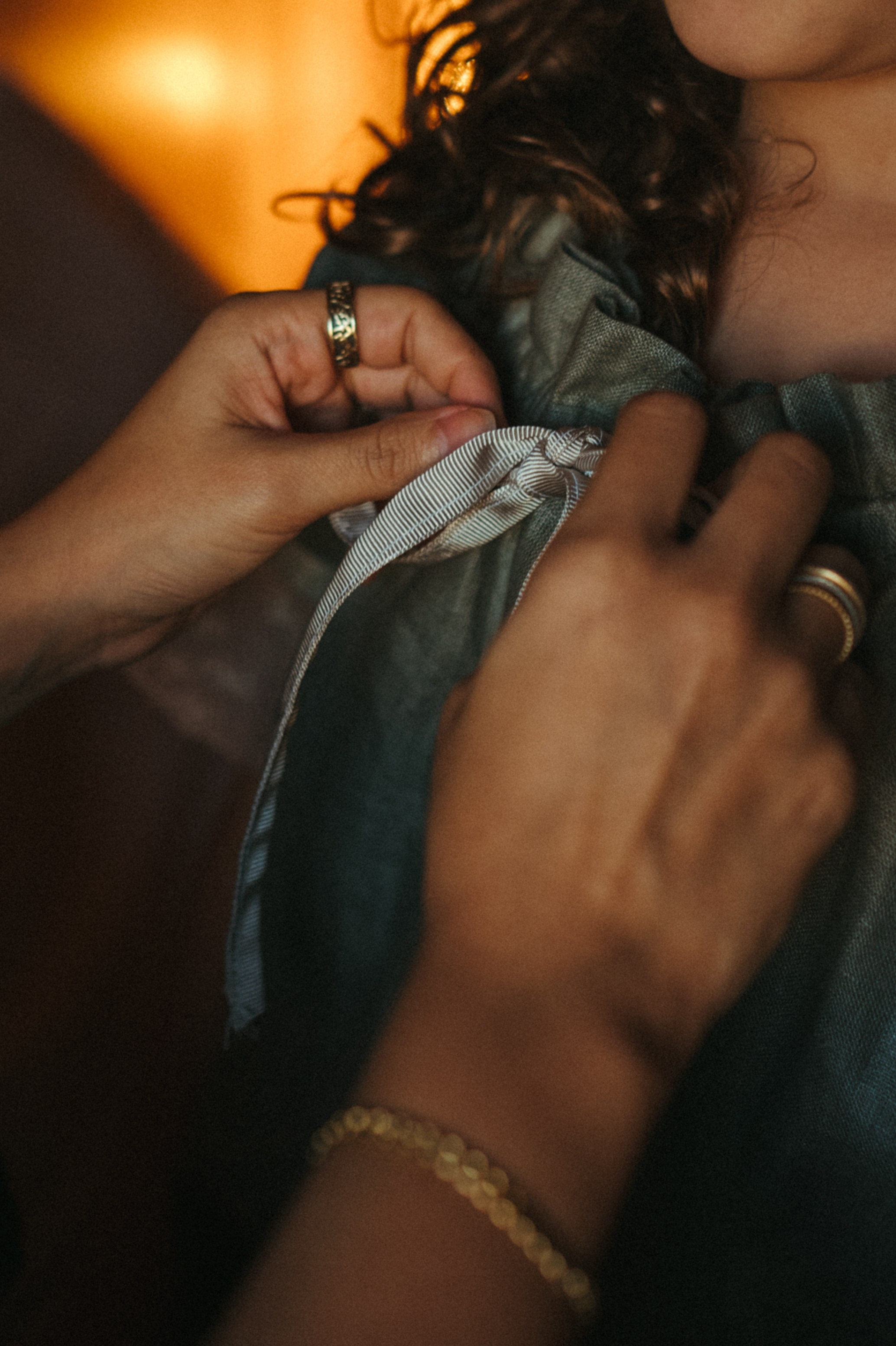 Amnah with daughters. Family photographer in Saudi Arabia