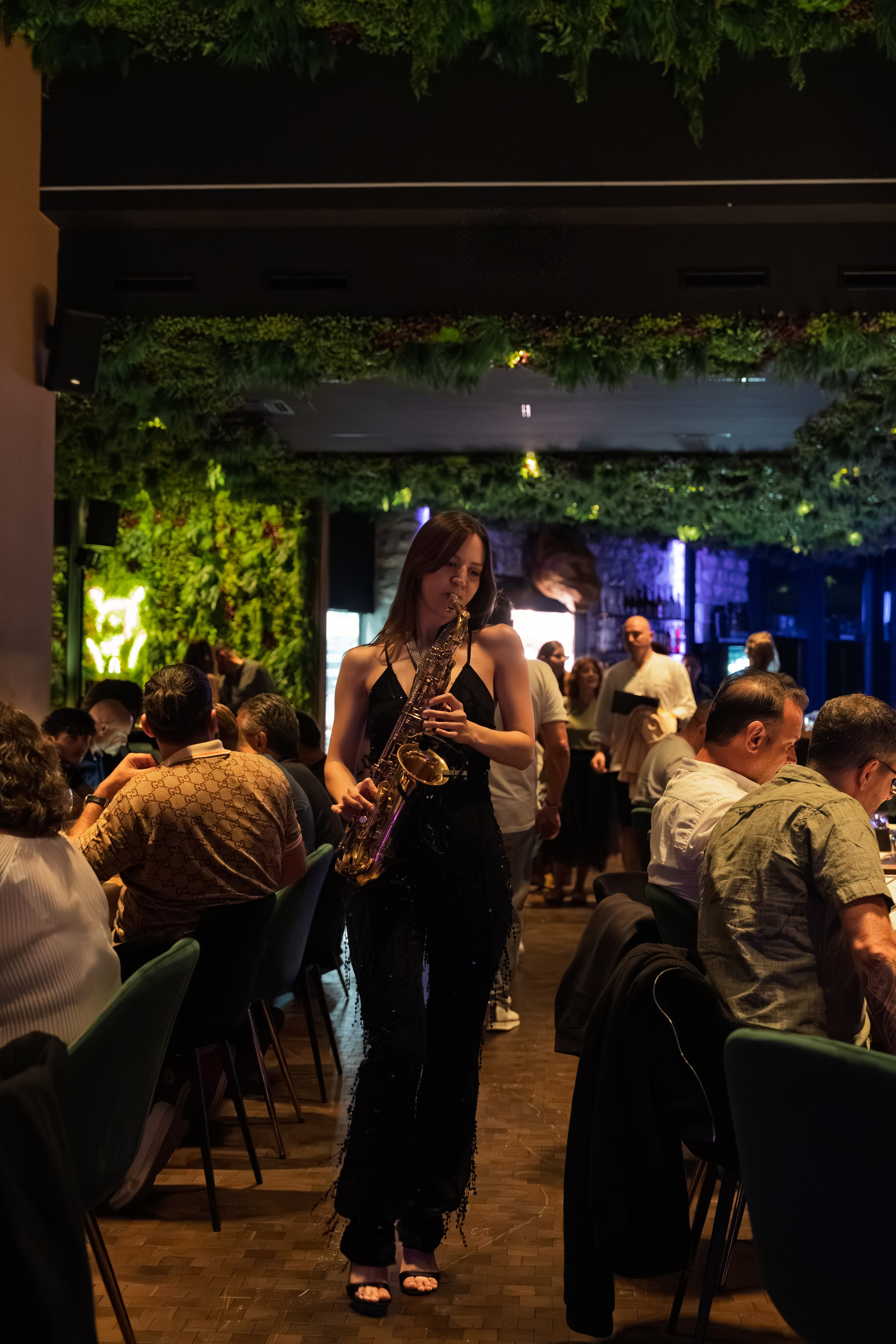 Ouverture du restaurant-club « Instinct  Amazonia » Sion. Photographe Suisse Tatiana Lyzhina