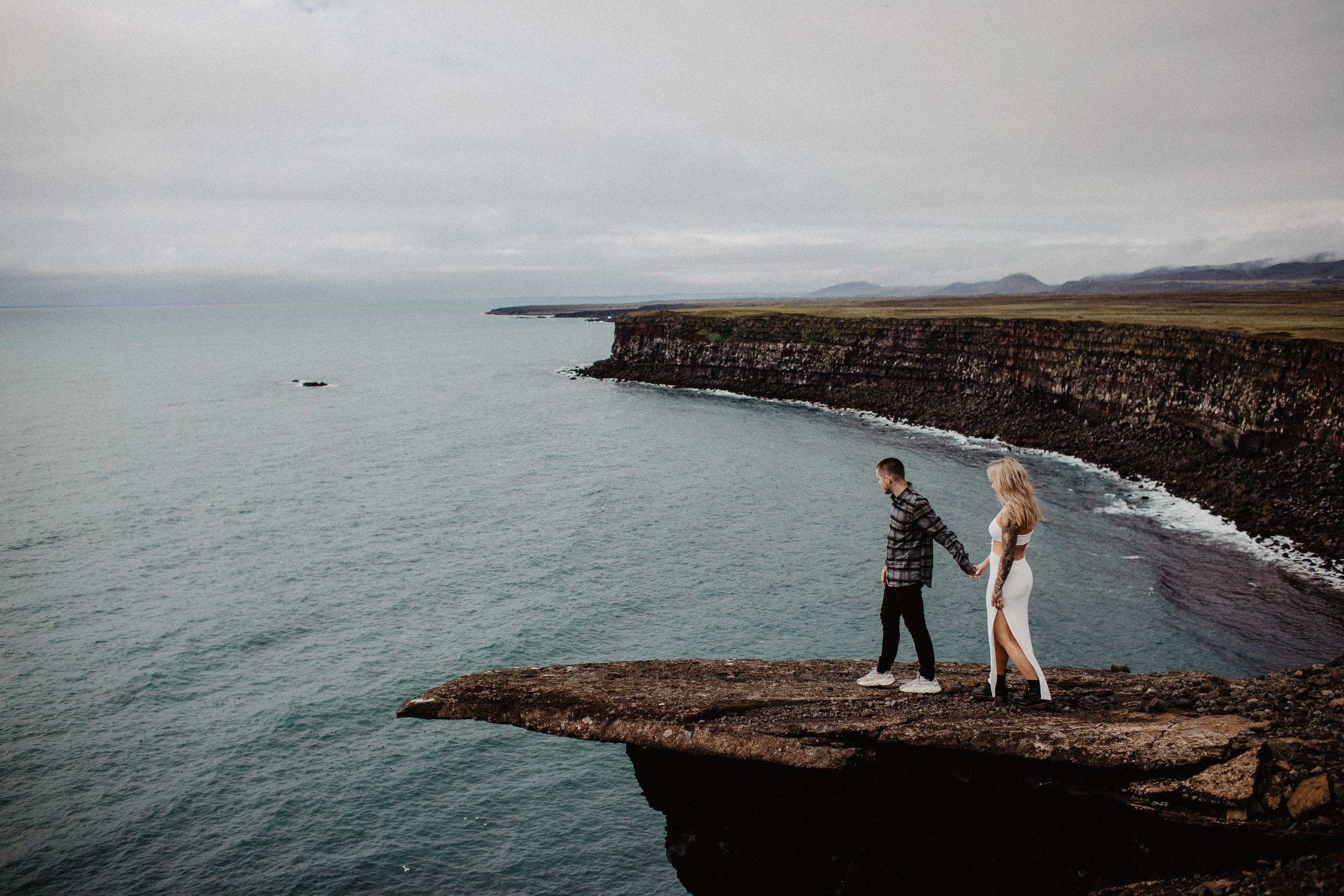 Adventure elopement photographer pricing guide. Iceland elopement photographer & videographer