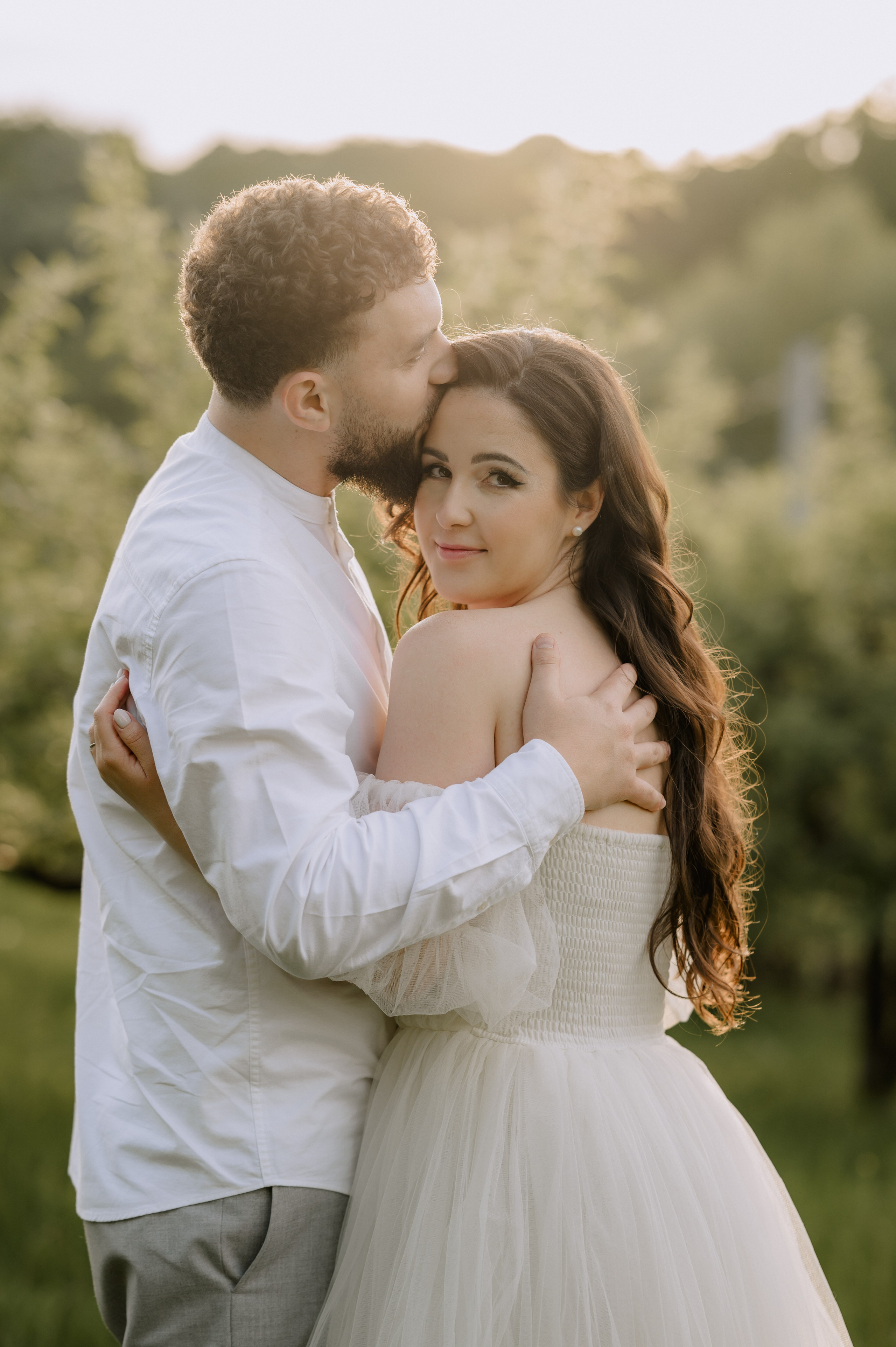 Magda + Andrei | Lovers in the garden. Proud Vision Weddings | Wedding Photography & Film — Servicii profesionale Foto Video Nunta Iasi