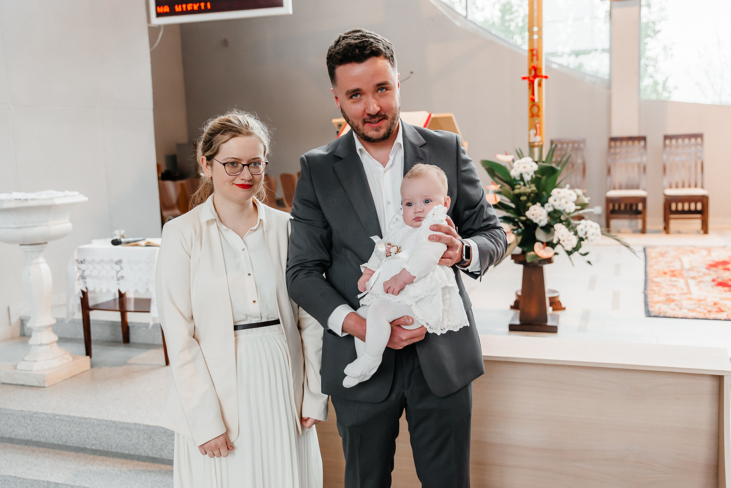 Chrzest Maja. Eugene Save – Fotograf Ślubny i Rodzinny | Warszawa i Cała Polska