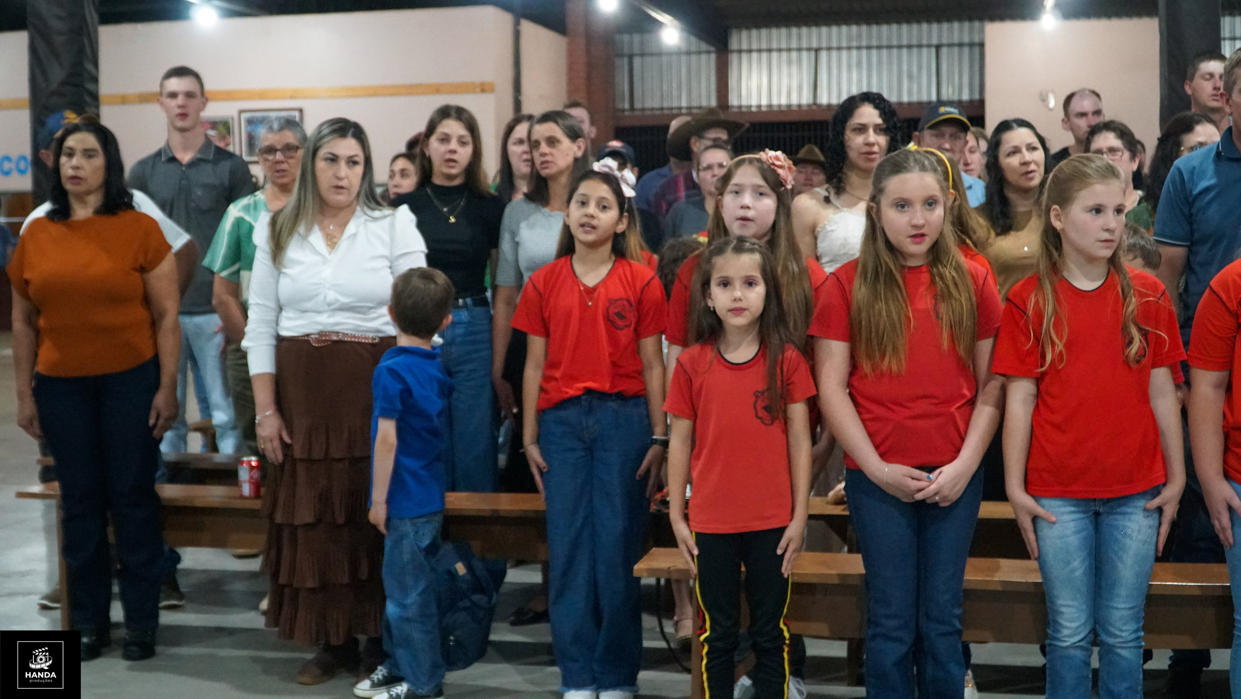 Noite autógrafos colégio Aurélio Buarque de Holanda. Handa Produções