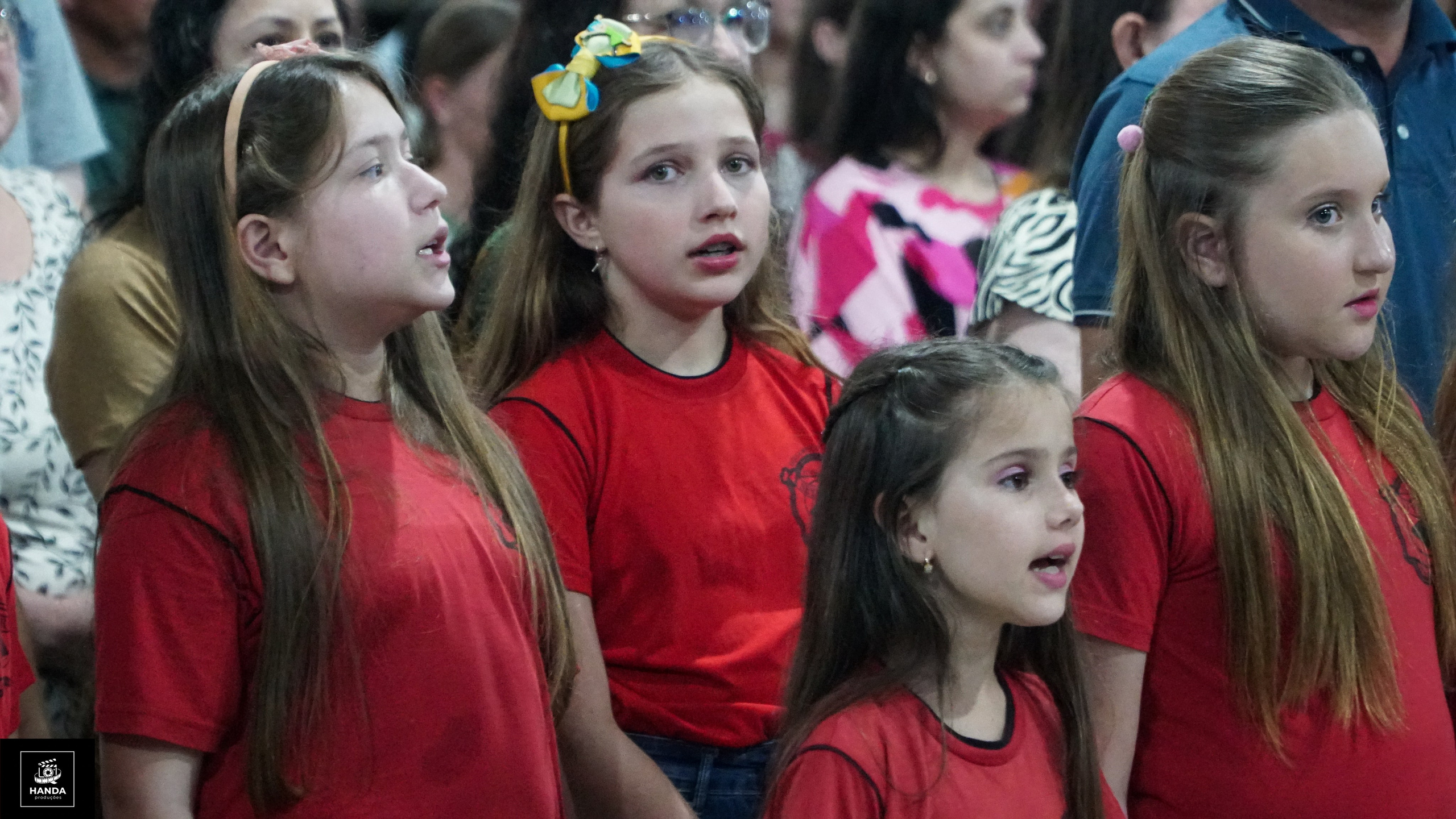 Noite autógrafos colégio Aurélio Buarque de Holanda. Handa Produções