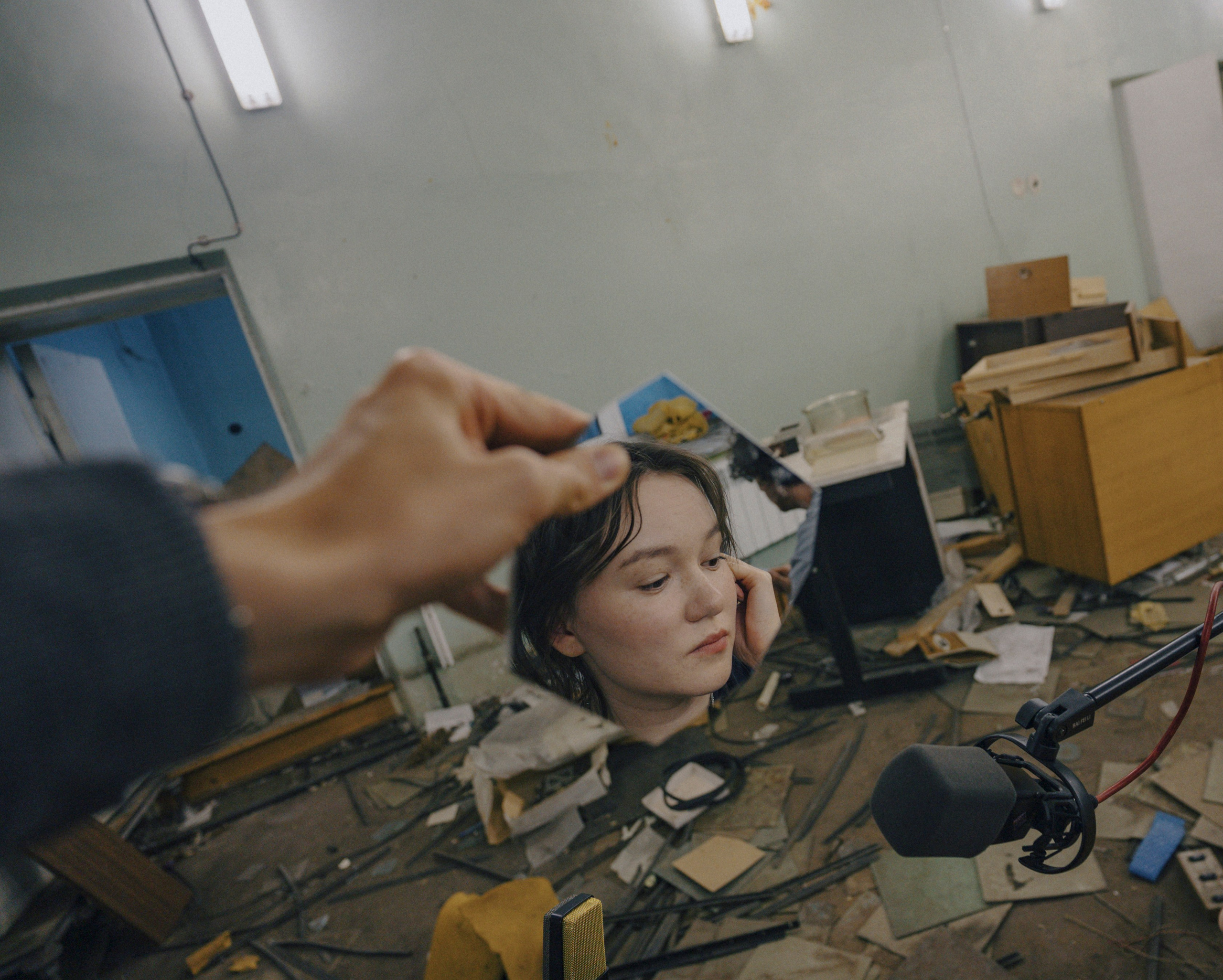 2025. Стрит-фотография, полная абсурда, идиотизма и красоты