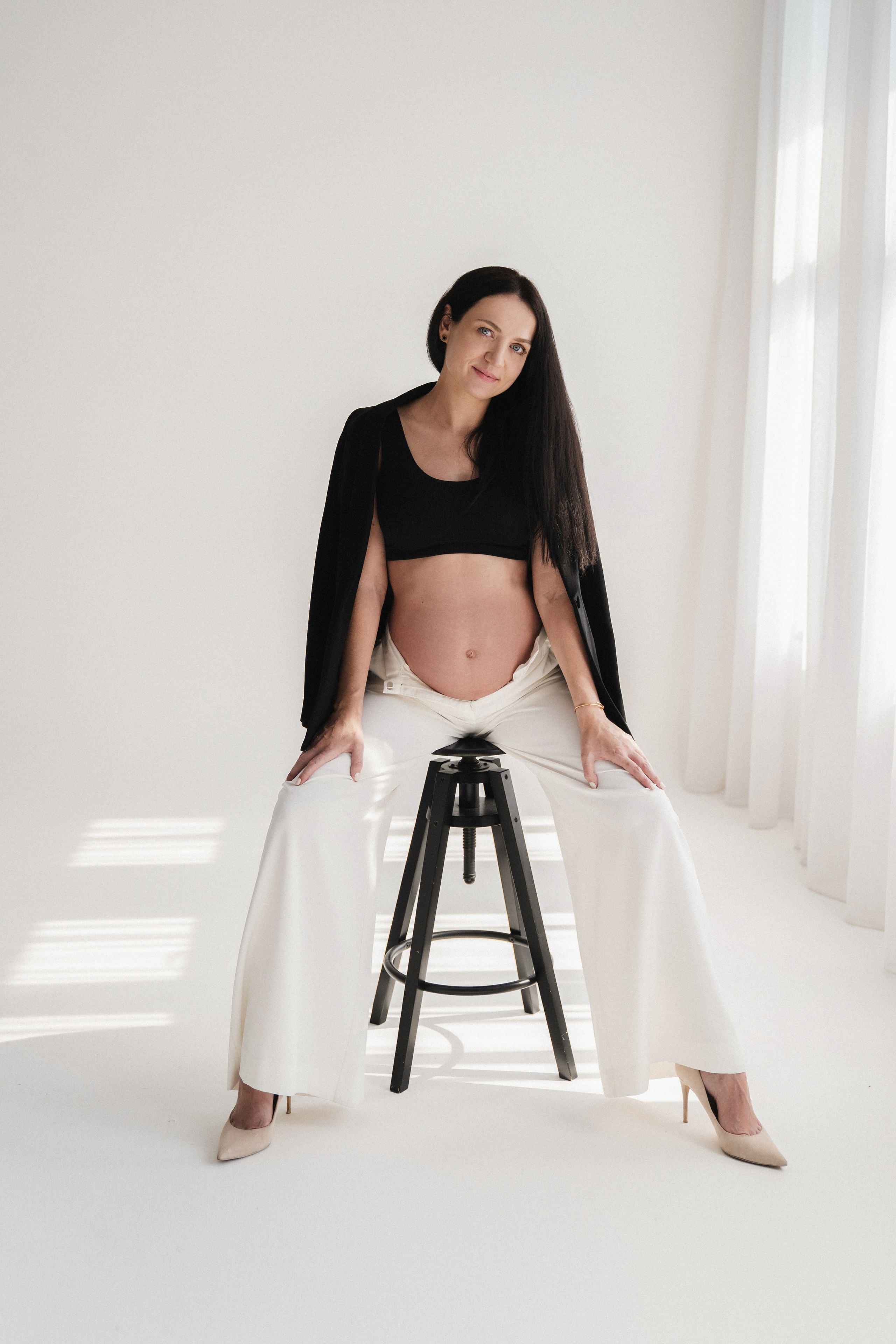 Pregnancy (studio). Dasha in Singapore