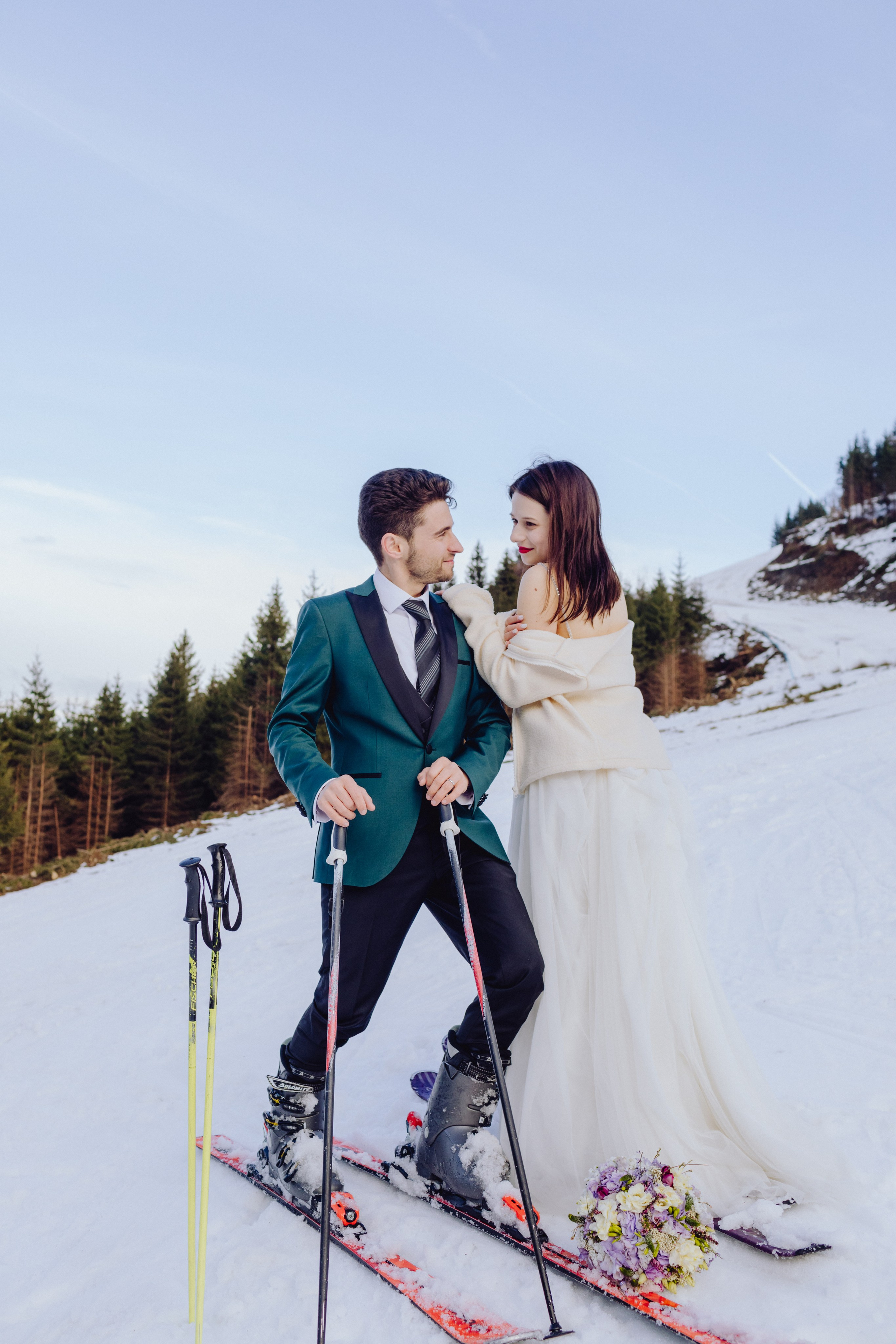 Andrei & Roxana. Wedding & couple photographer from Romania Rut Vetan