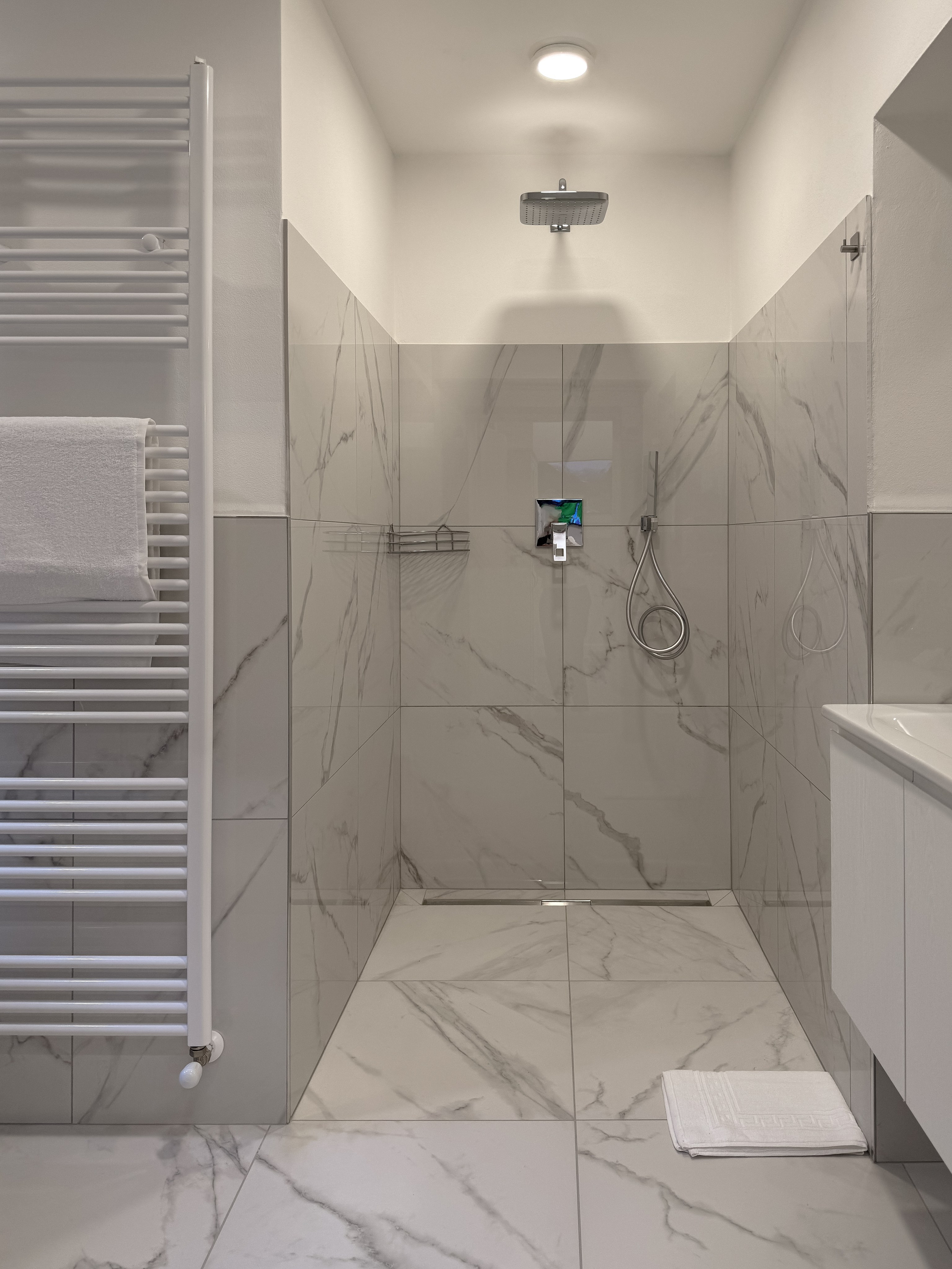 Lake Maggiore apartment. PHOTOGRAPHER IN ITALY