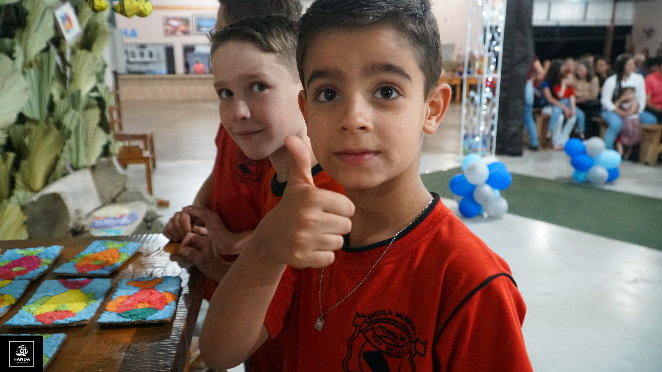 Noite autógrafos colégio Aurélio Buarque de Holanda. Handa Produções