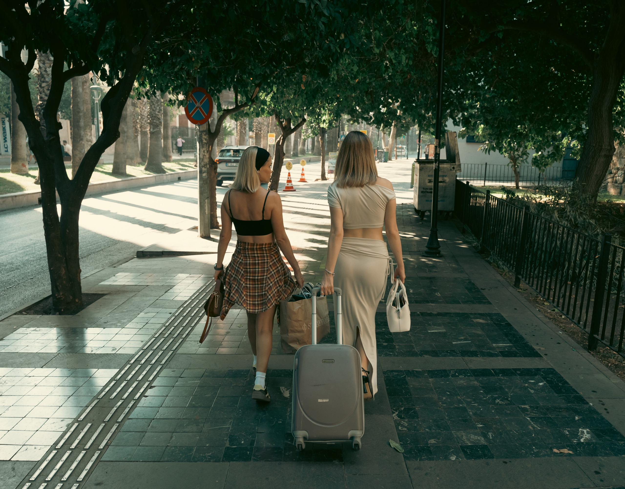 NATALIE & AYLEEN. UNRATED PHOTO