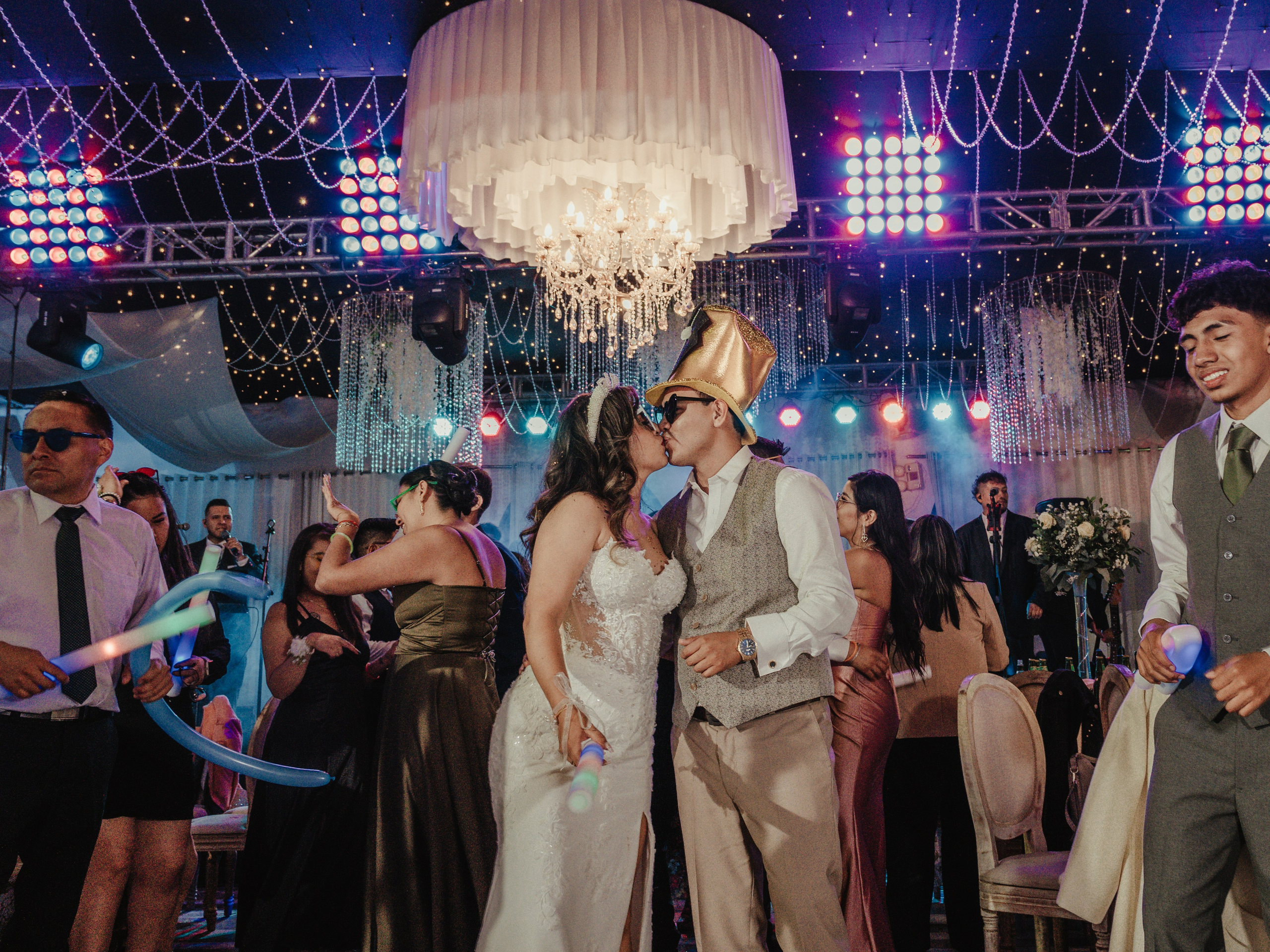 CARLA Y MARIO BODA RELIGIOSA. Studio KVTA | Fotografía y Video de Bodas en Arequipa