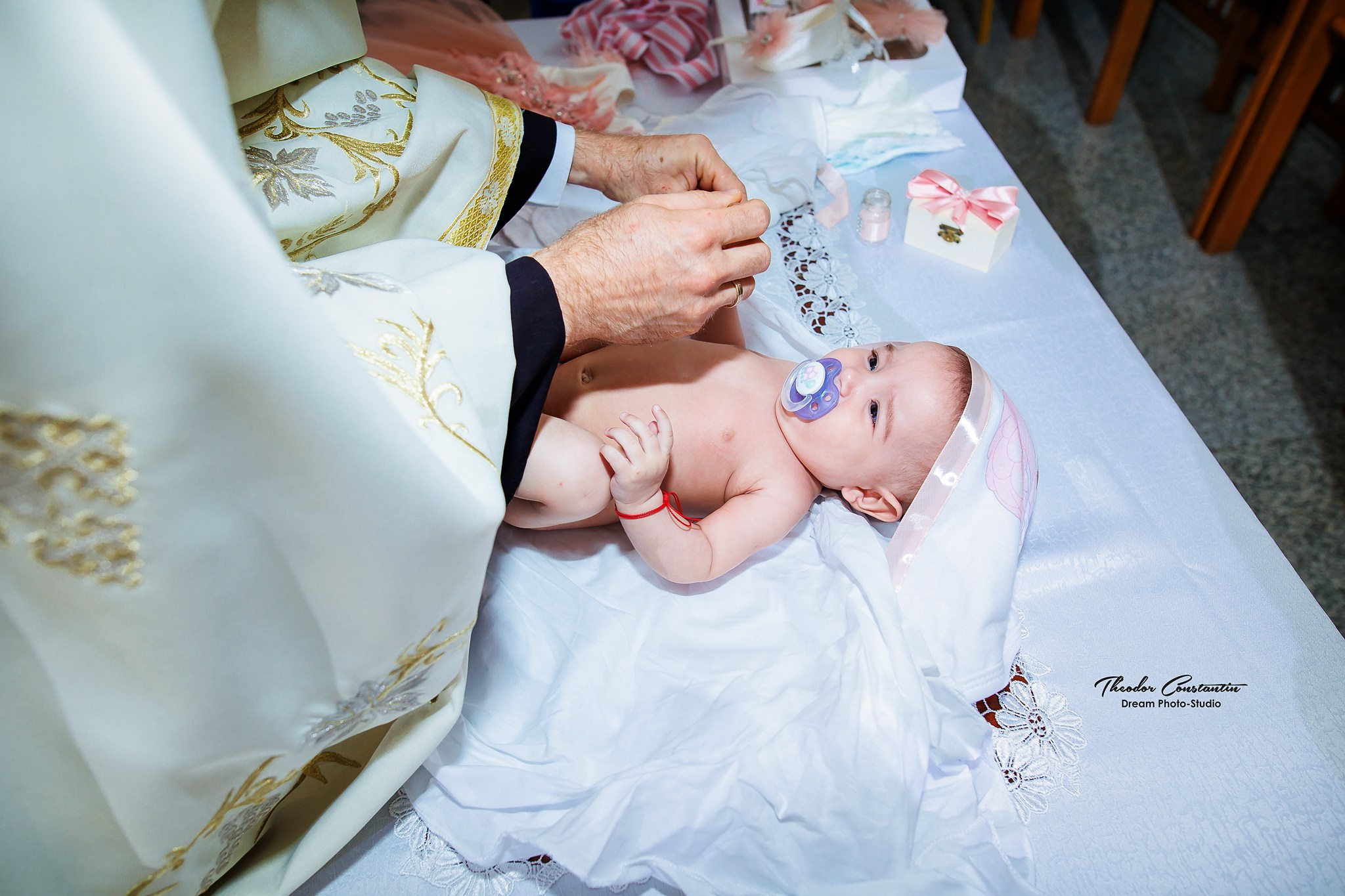 Botez. Dream Studio Galați – ședințe foto profesionale pentru familie, portrete și evenimente