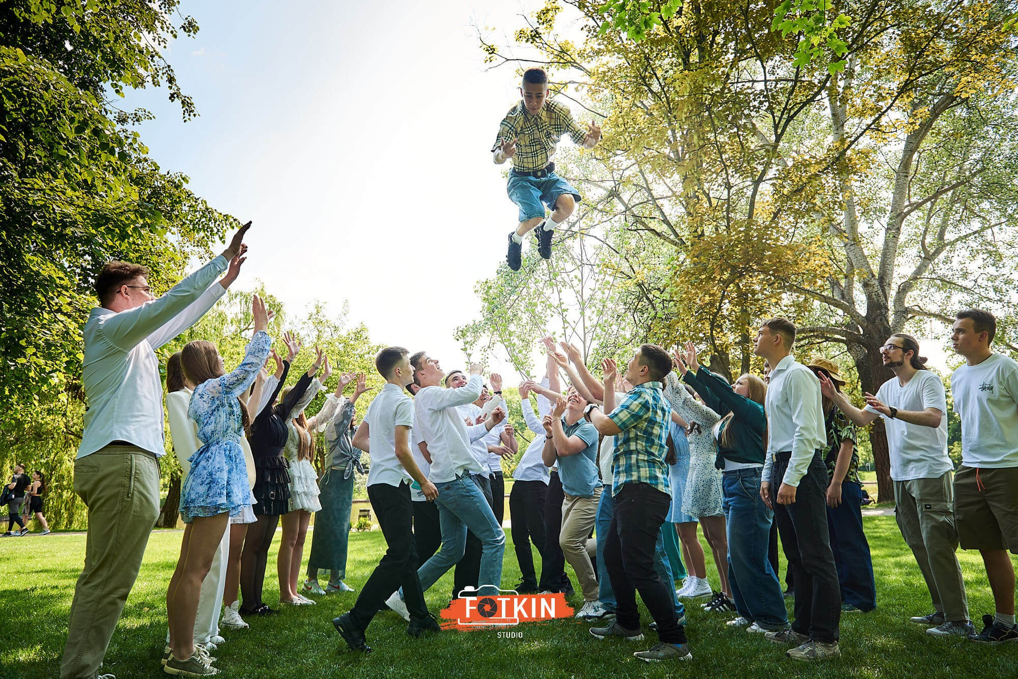 Випускний альбом для 9 та 11 класу замовити в Києві. Випускні альбоми фотокниги Київ та Дніпро