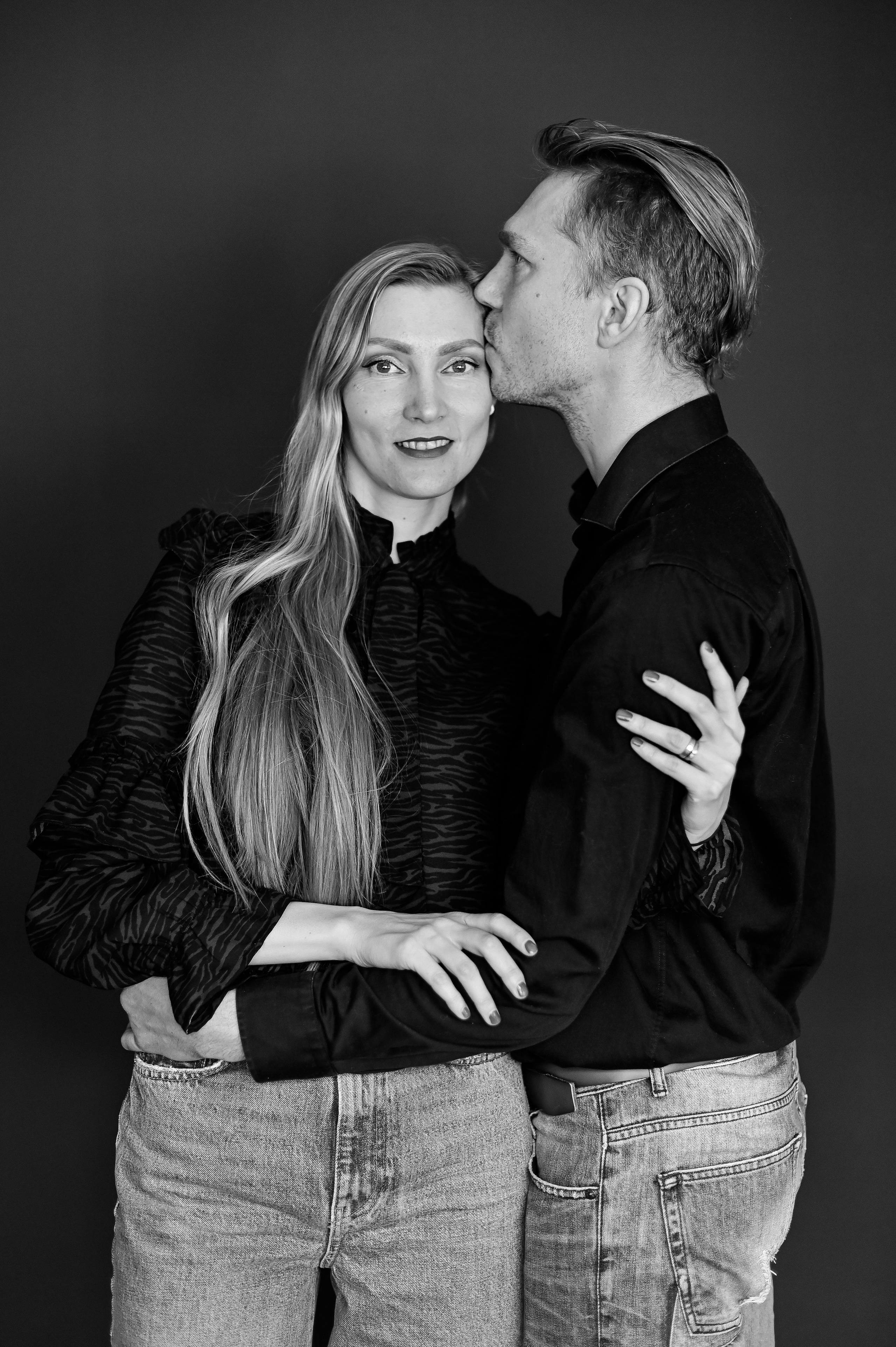 Семейная съёмка. Домашняя фотостудия у фотографа дома. Детский и семейный фотограф в финляндии дина пулкка. контент фотограф