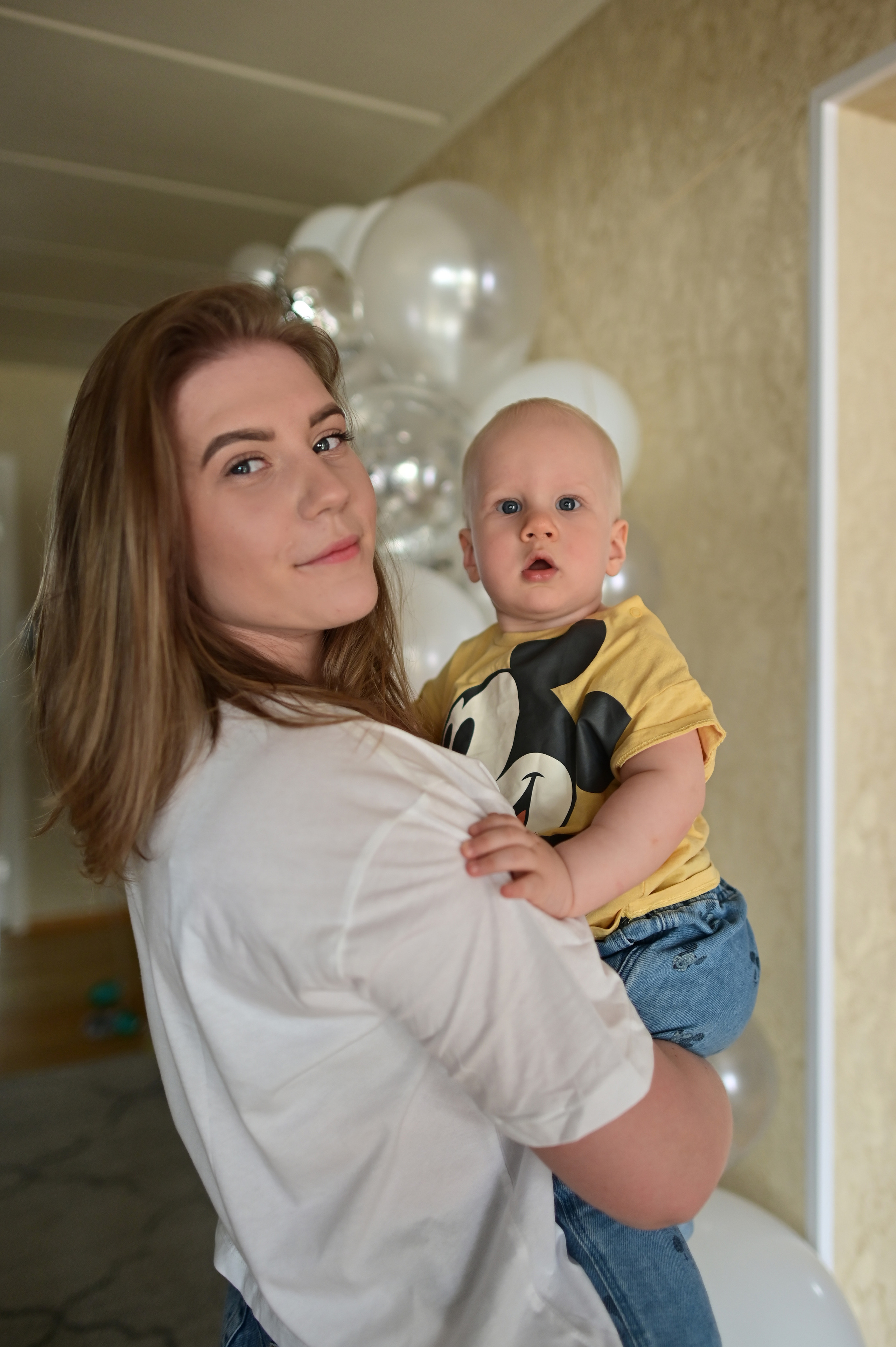 Первый годик дома в семейном кругу. Детский и семейный фотограф в финляндии дина пулкка. контент фотограф