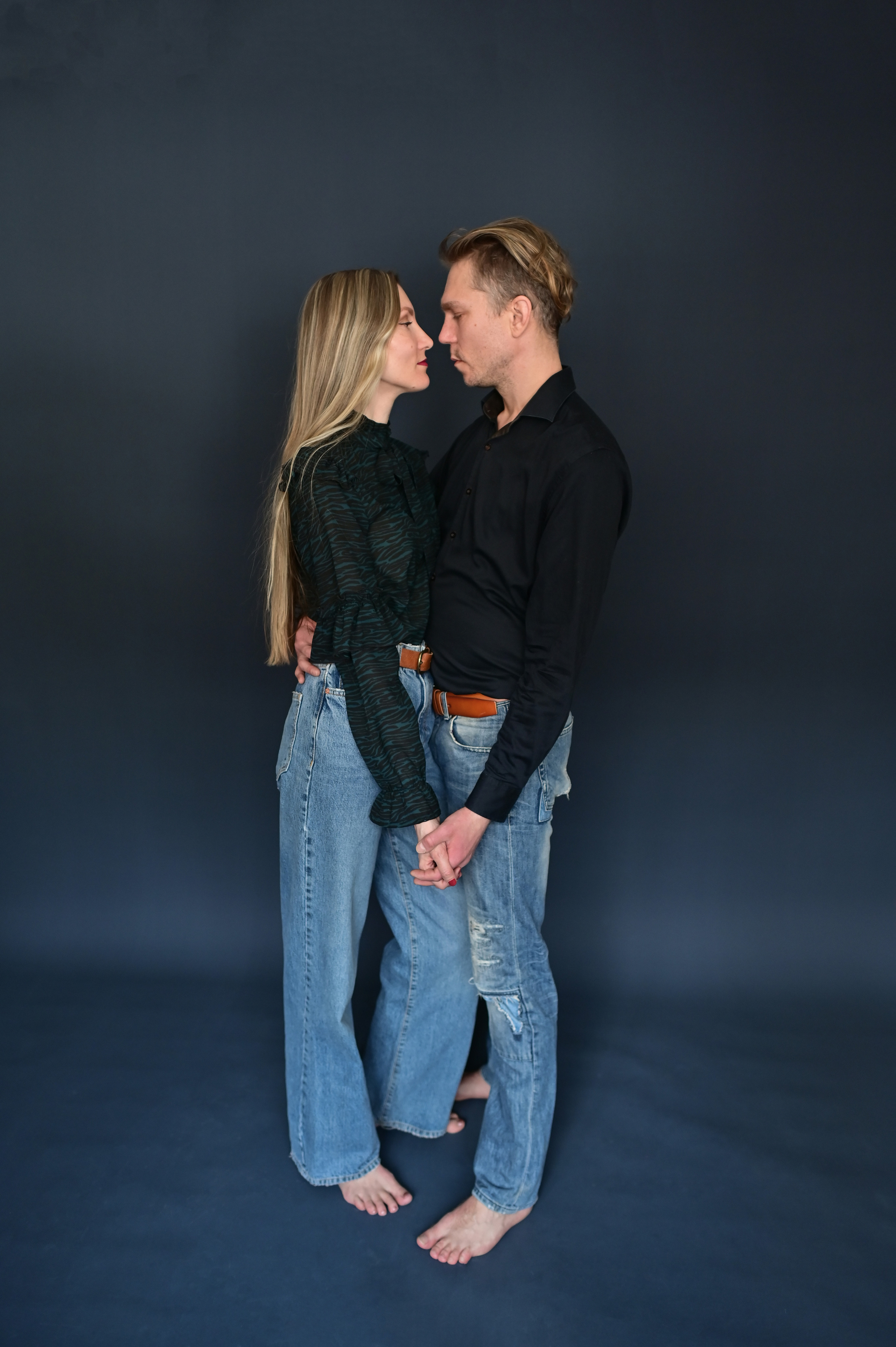 Семейная съёмка. Домашняя фотостудия у фотографа дома. Детский и семейный фотограф в финляндии дина пулкка. контент фотограф