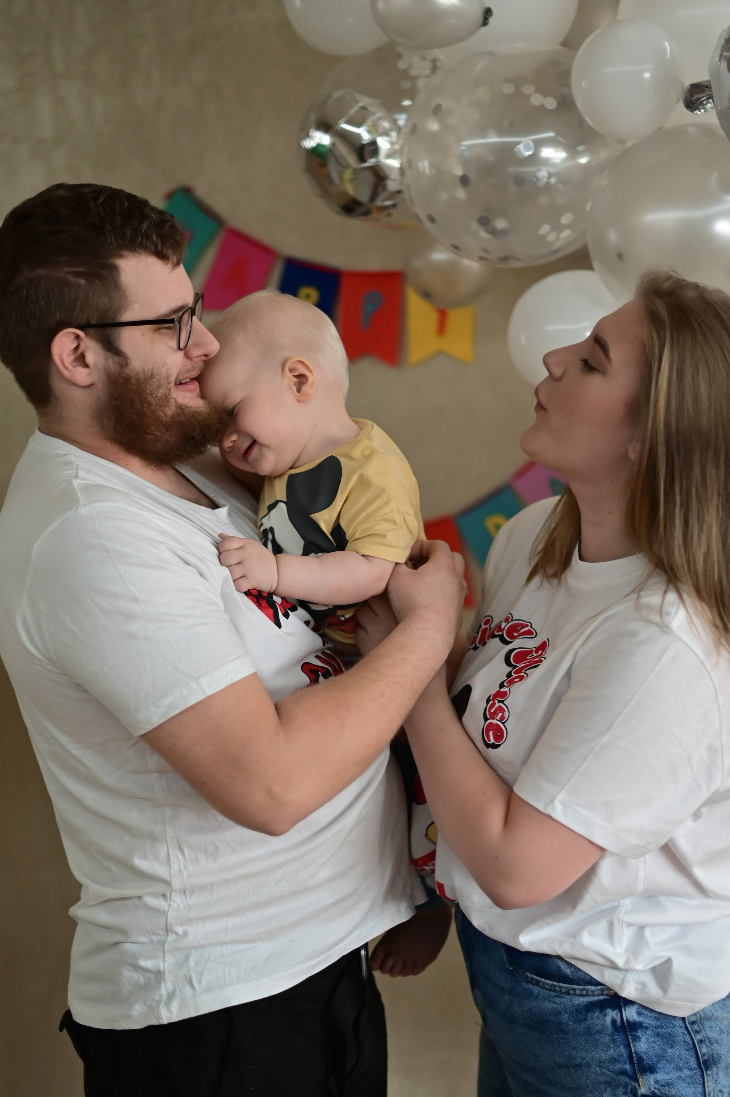 Первый годик дома в семейном кругу. Детский и семейный фотограф в финляндии дина пулкка. контент фотограф