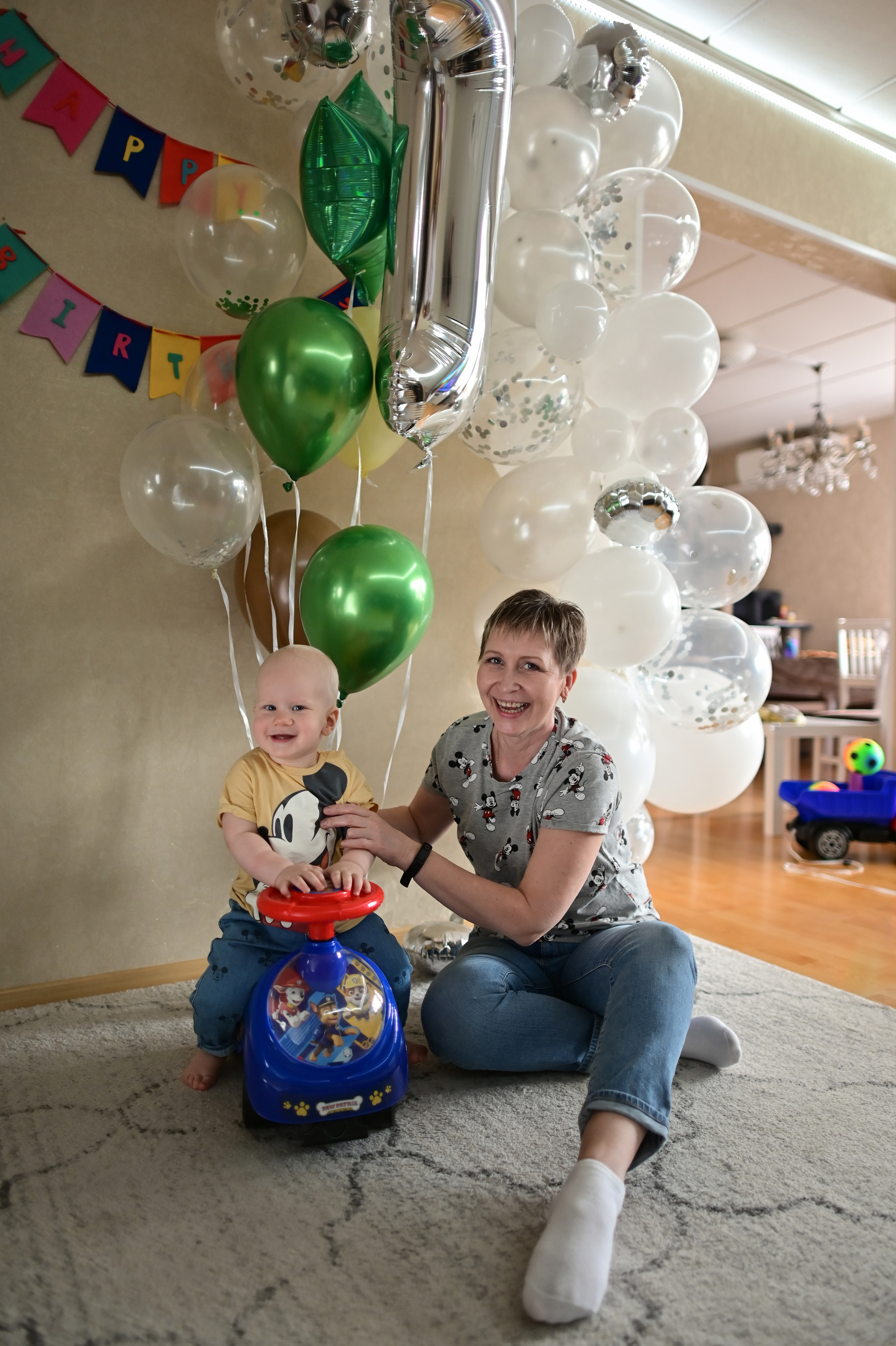 Первый годик дома в семейном кругу. Детский и семейный фотограф в финляндии дина пулкка. контент фотограф