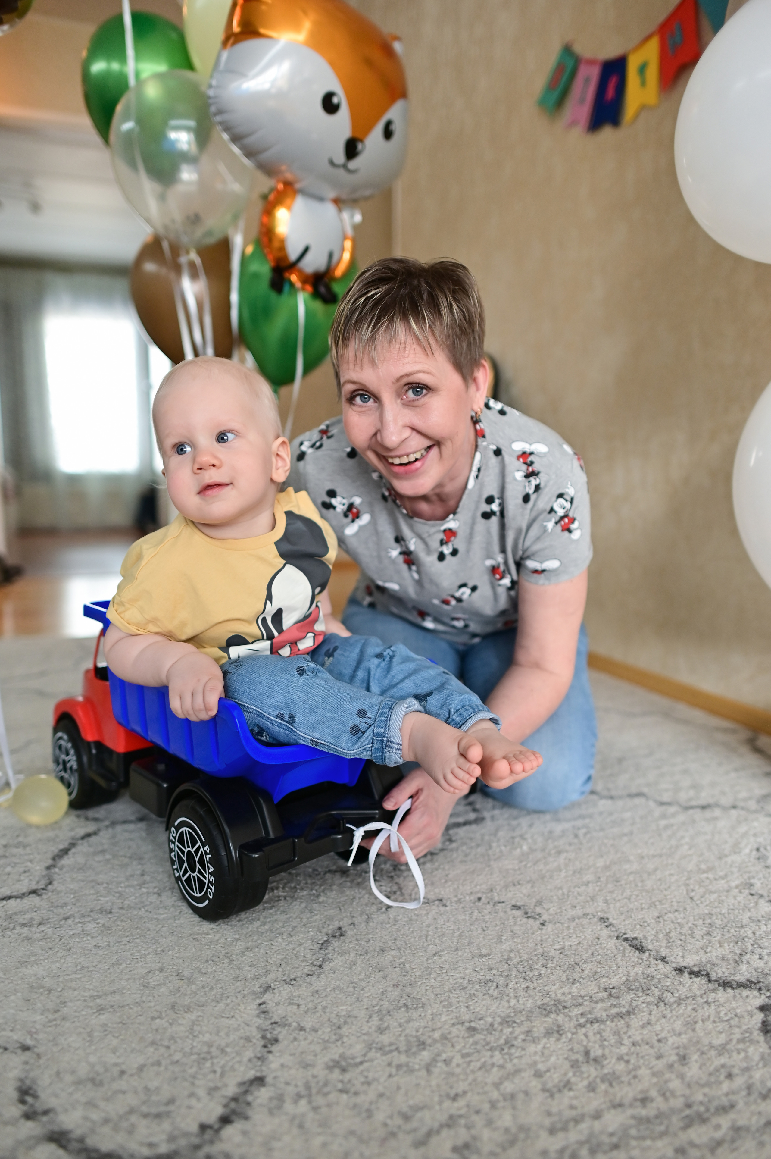 Первый годик дома в семейном кругу. Детский и семейный фотограф в финляндии дина пулкка. контент фотограф