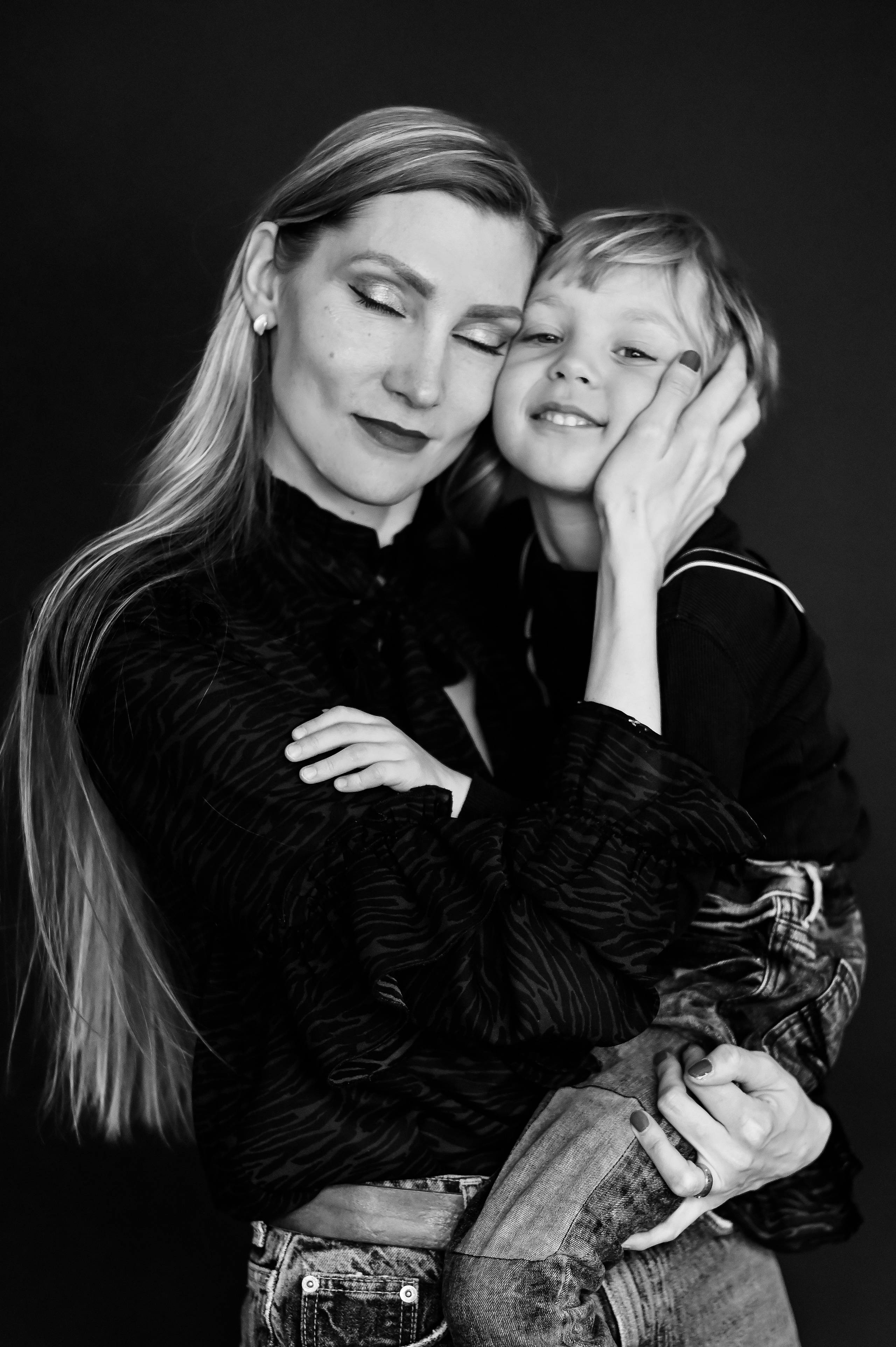 Семейная съёмка. Домашняя фотостудия у фотографа дома. Детский и семейный фотограф в финляндии дина пулкка. контент фотограф