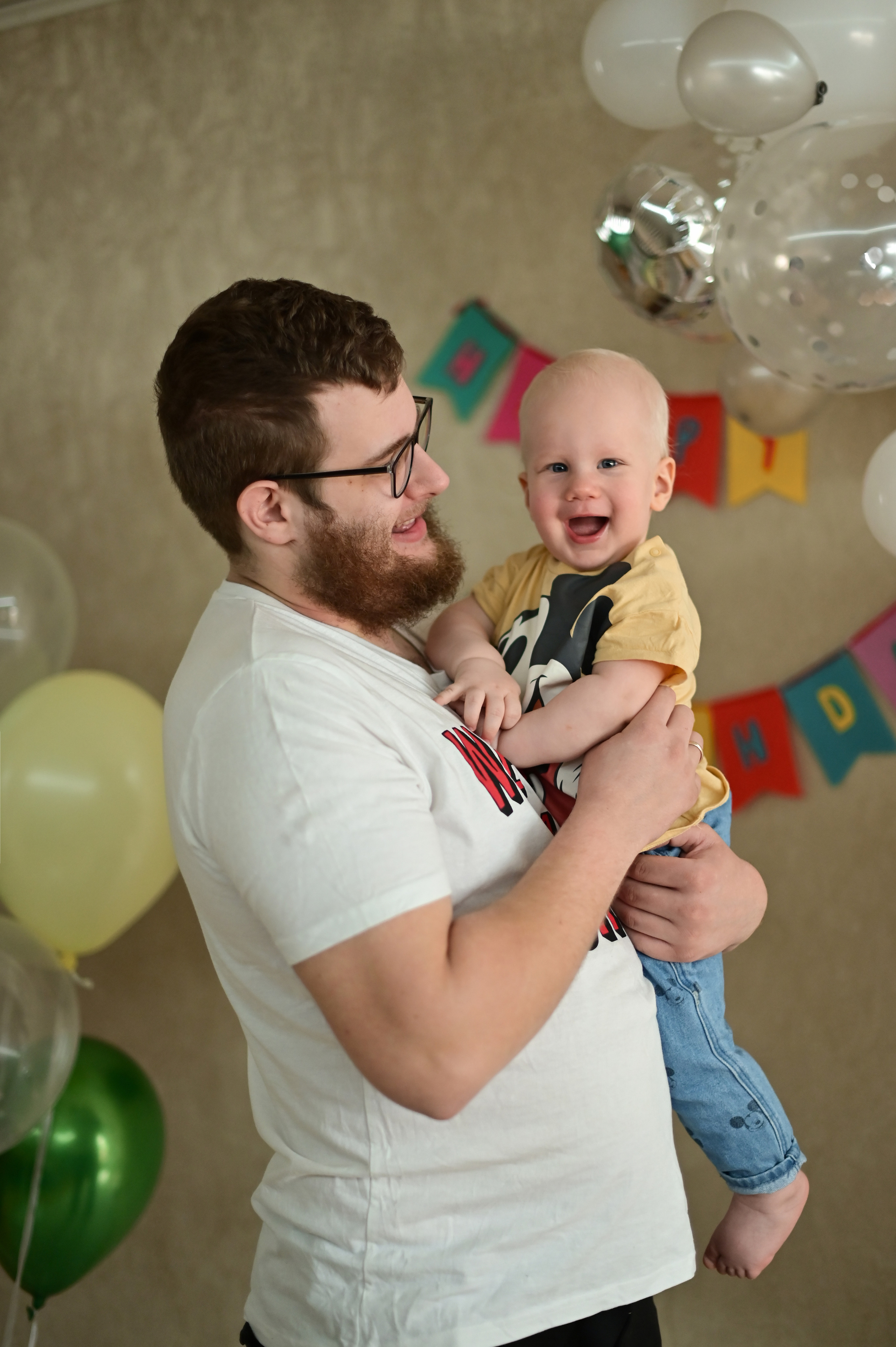 Первый годик дома в семейном кругу. Детский и семейный фотограф в финляндии дина пулкка. контент фотограф