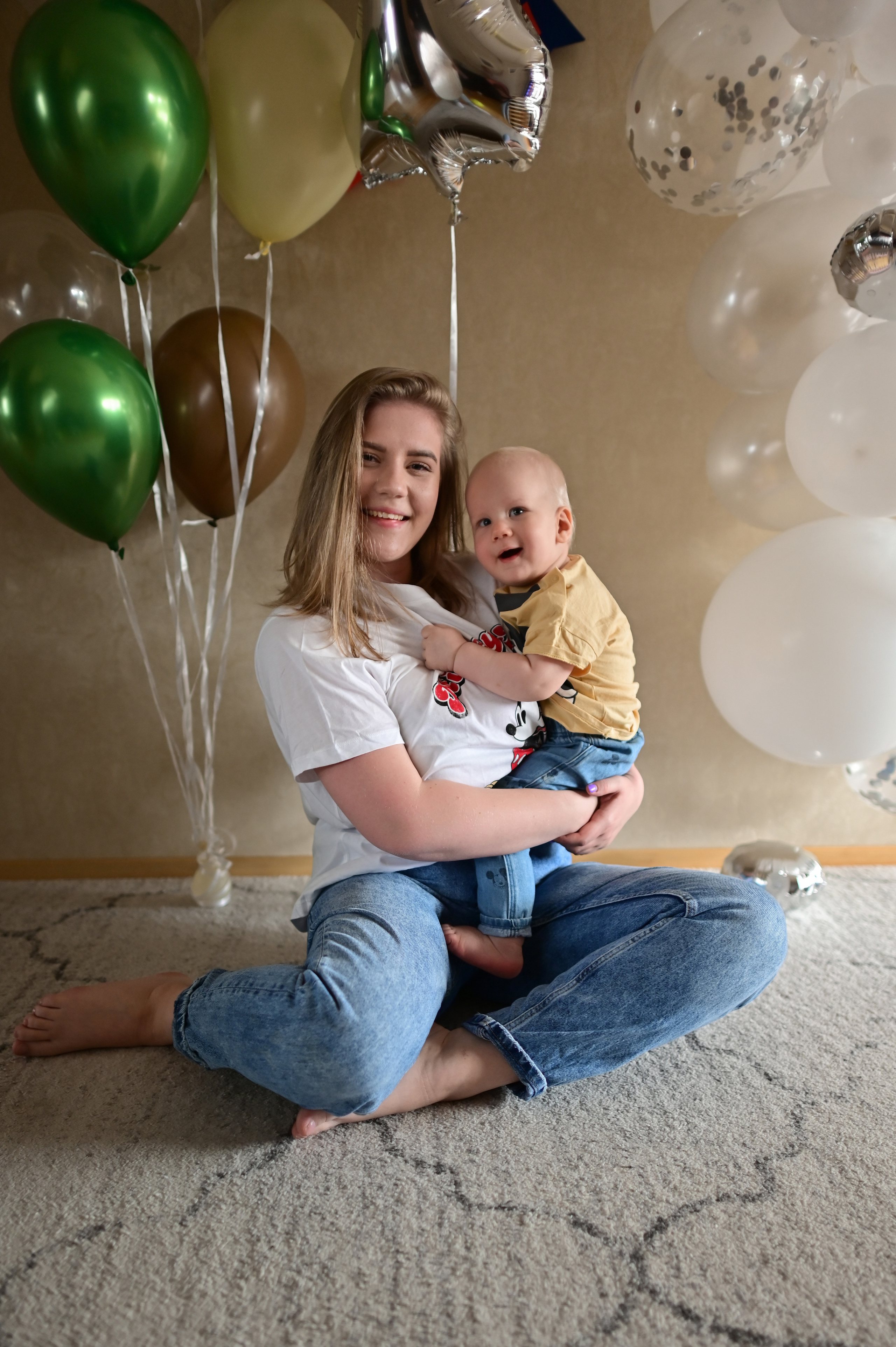 Первый годик дома в семейном кругу. Детский и семейный фотограф в финляндии дина пулкка. контент фотограф