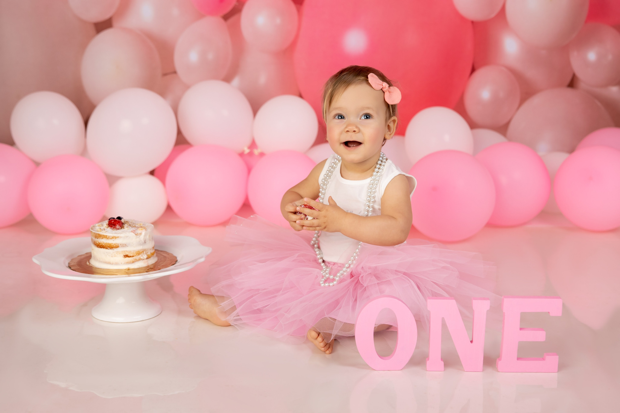 Smash cake photo session in Miami. Miami Family and Event Photographer
