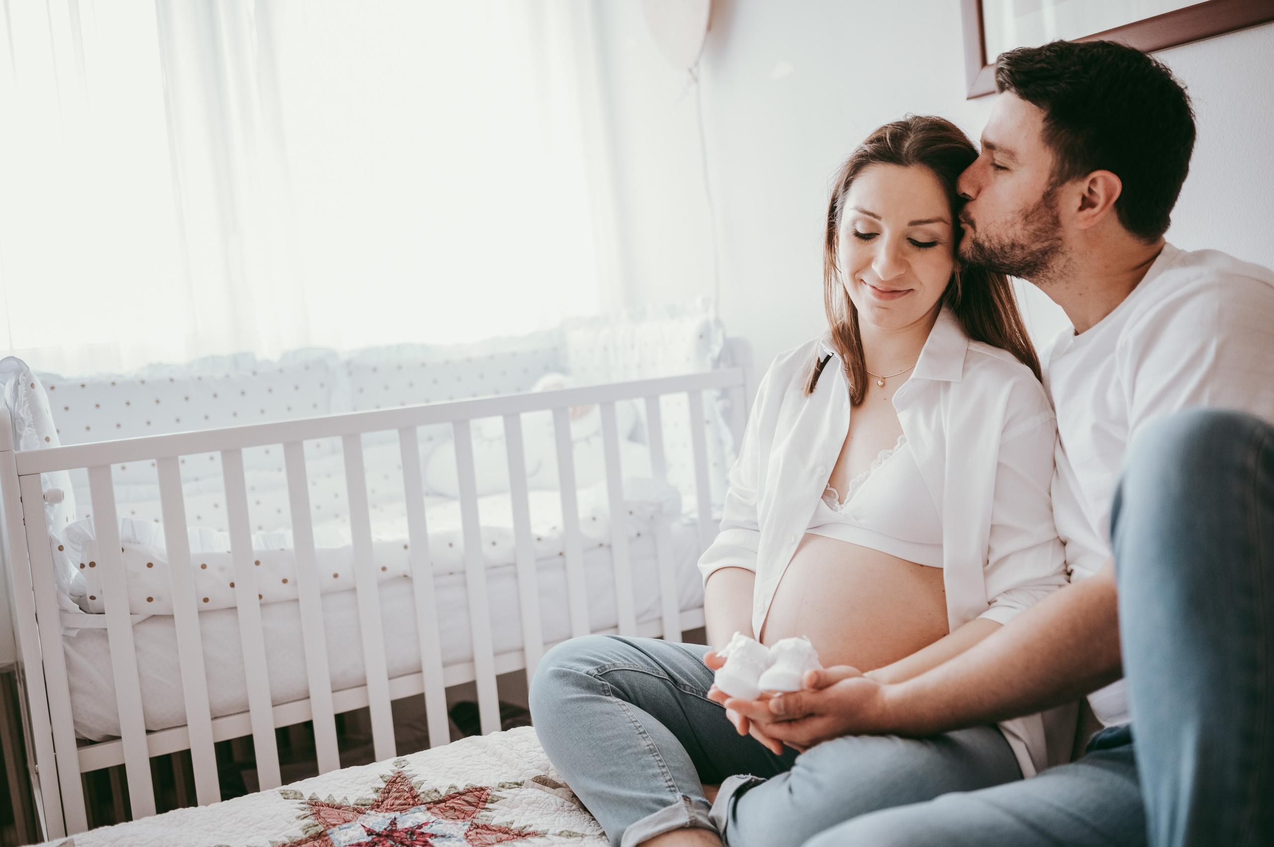 Sanja i Marko, fotografisanje trudnoce kod kuce. Deciji i porodicni fotograf u Beogradu Oksana Skendzic