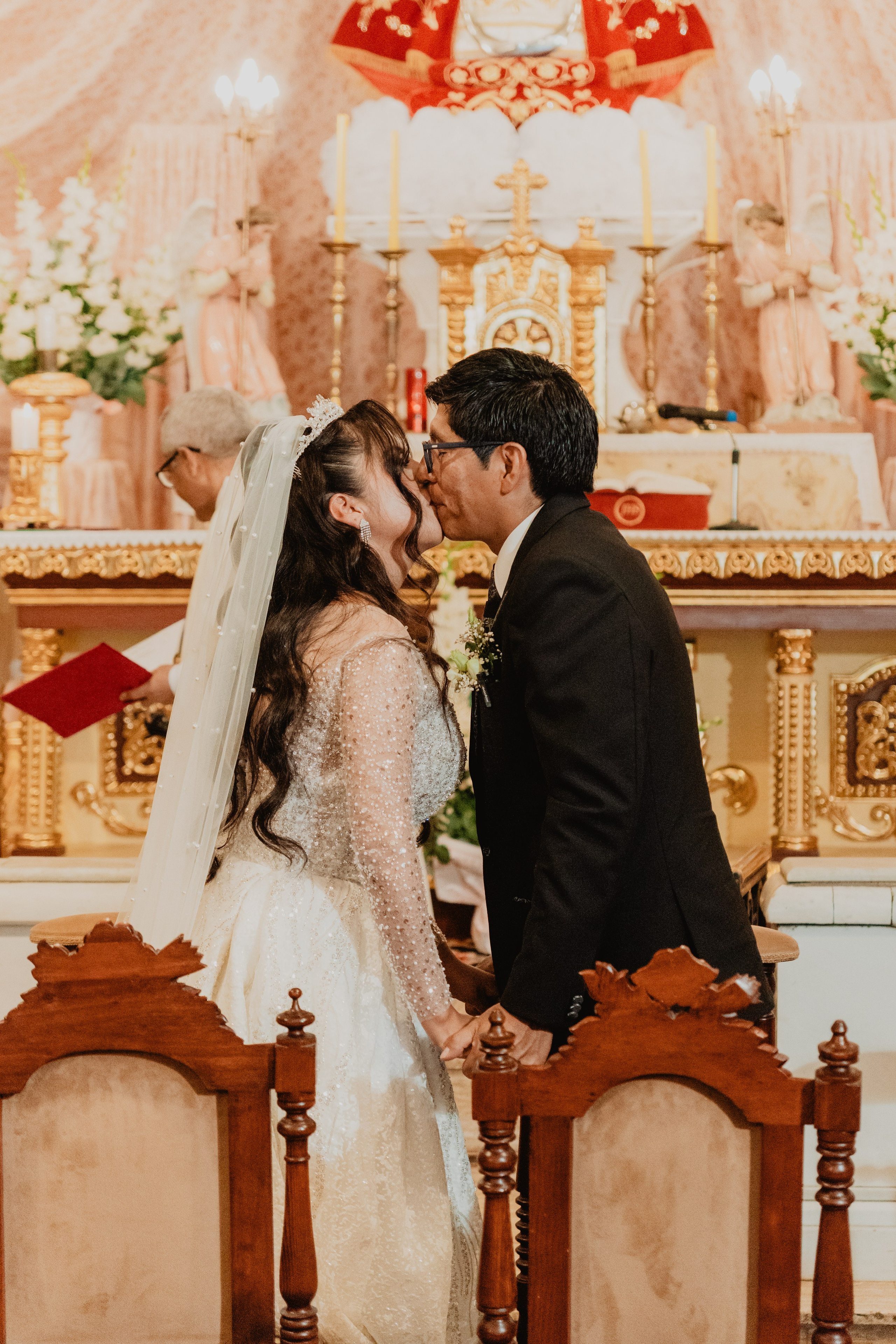 FERNANDO + MARIBEL | BODA RELIGIOSA. Studio KVTA | Fotografía y Video de Bodas en Arequipa
