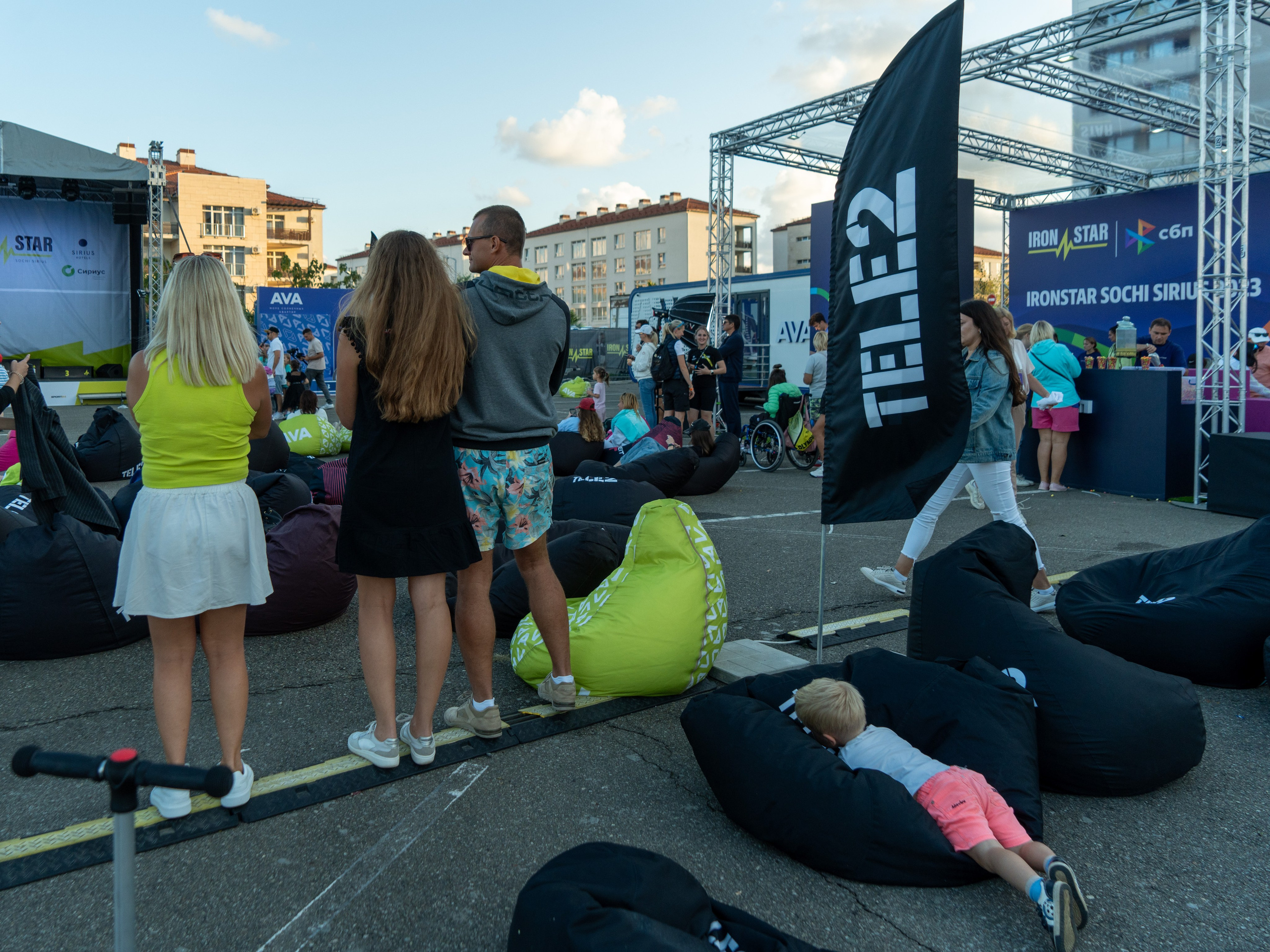 Фотоотчет партнерской интеграции для компании TELE2 на фестивале Ironstar. Репортажный фотограф в Красной Поляне и Сочи Павлюченко Екатерина