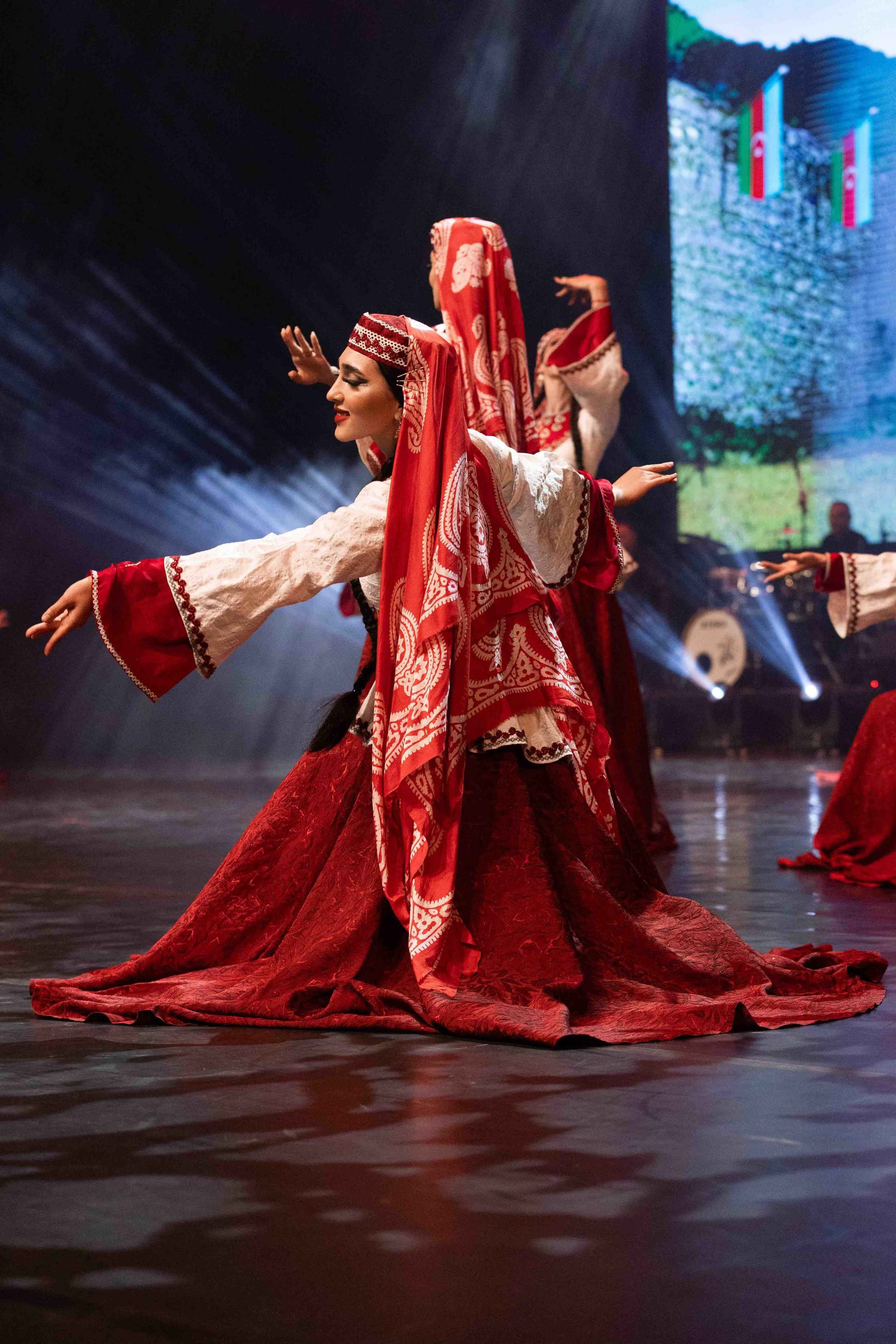 STATE DANCE ENSEMBLE. Wedding&Event photographer Ismail Rzayev in Baku