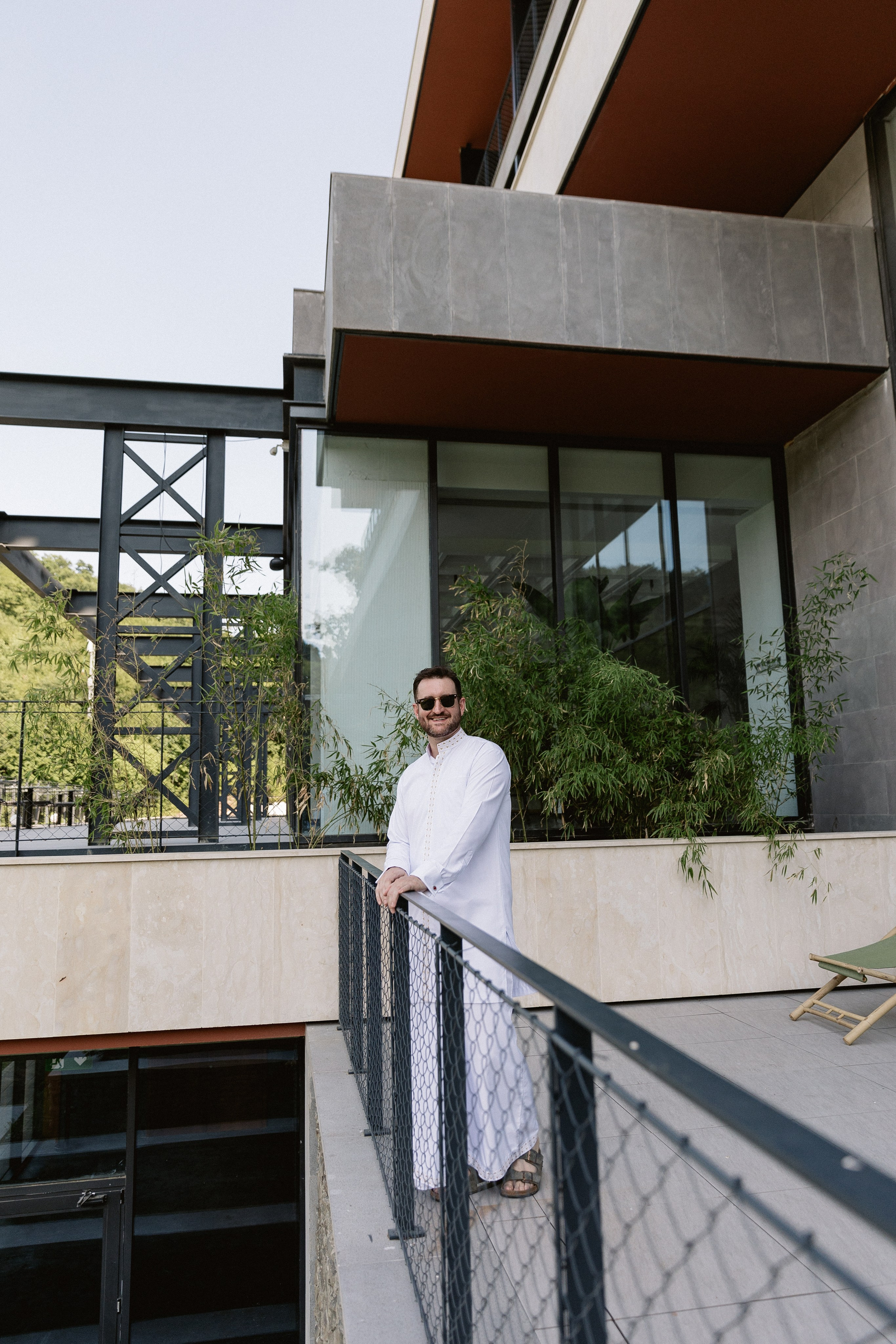 Thesakaya and Kevin. Photographer Anna Nazarenko