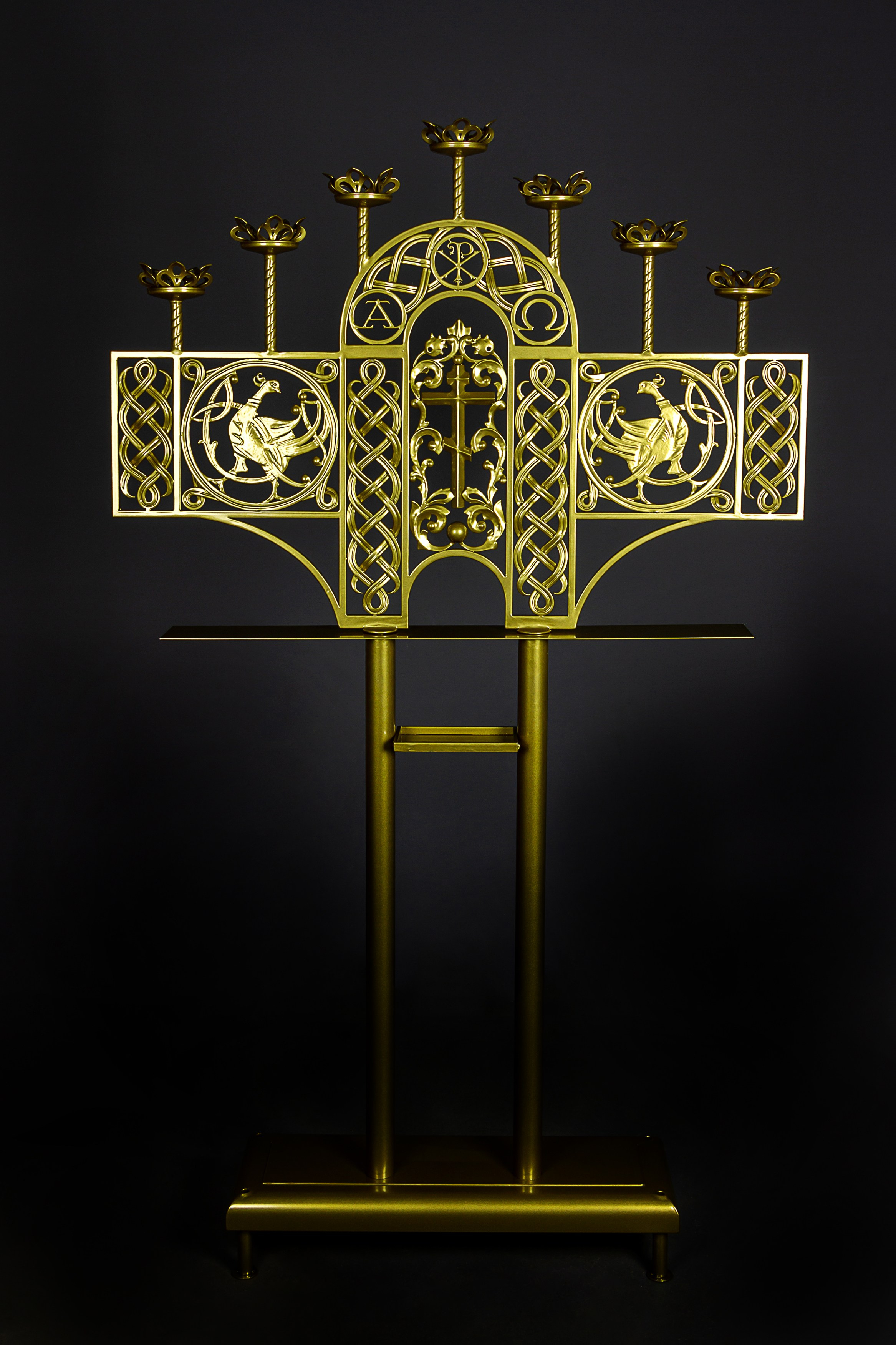 Алтарный семисвечник. Скульптор кузнец Мария Тарлецкая