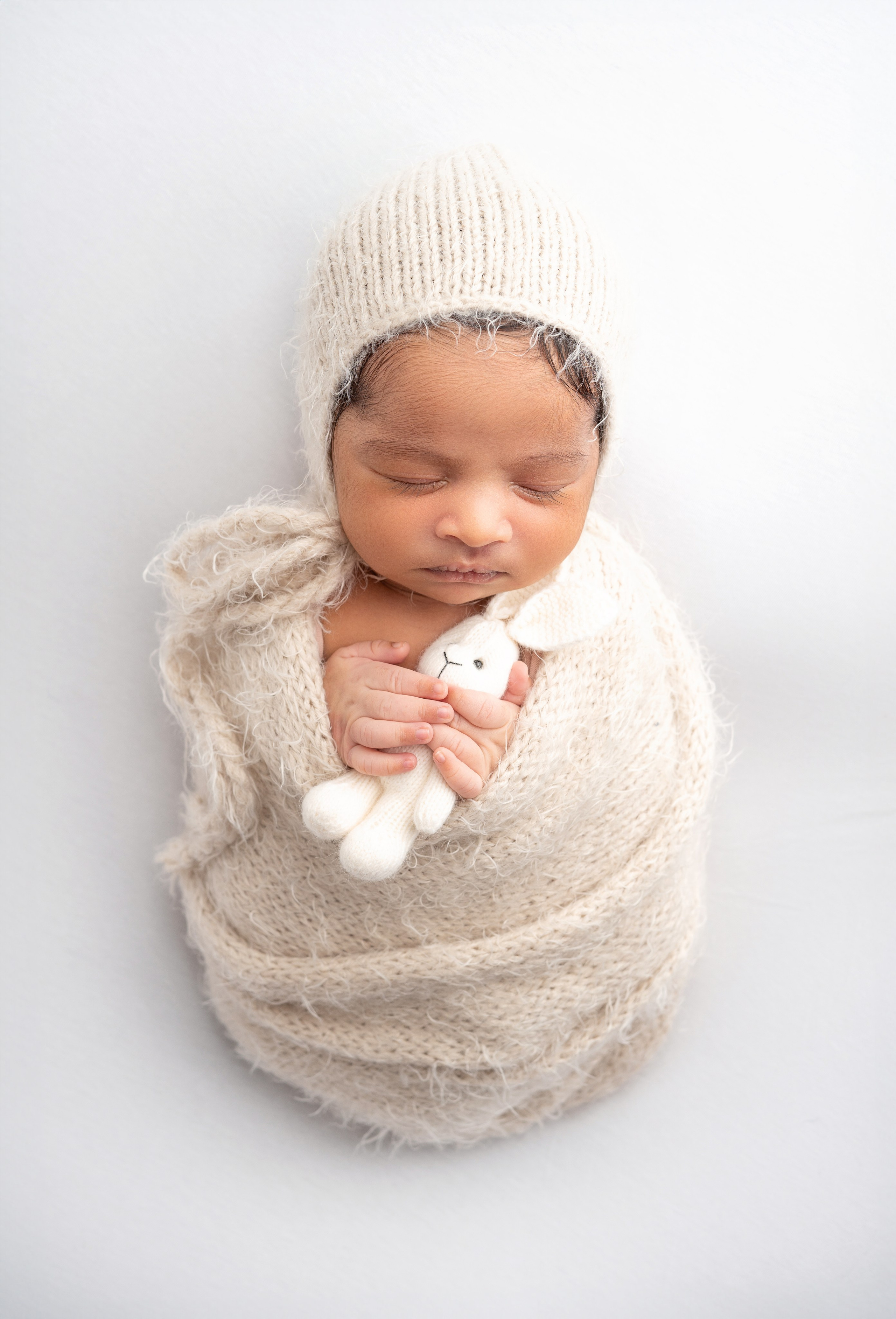 NEWBORN PORTFOLIO. Newborn Photographer and life casting in Dubai Dariya Saeed