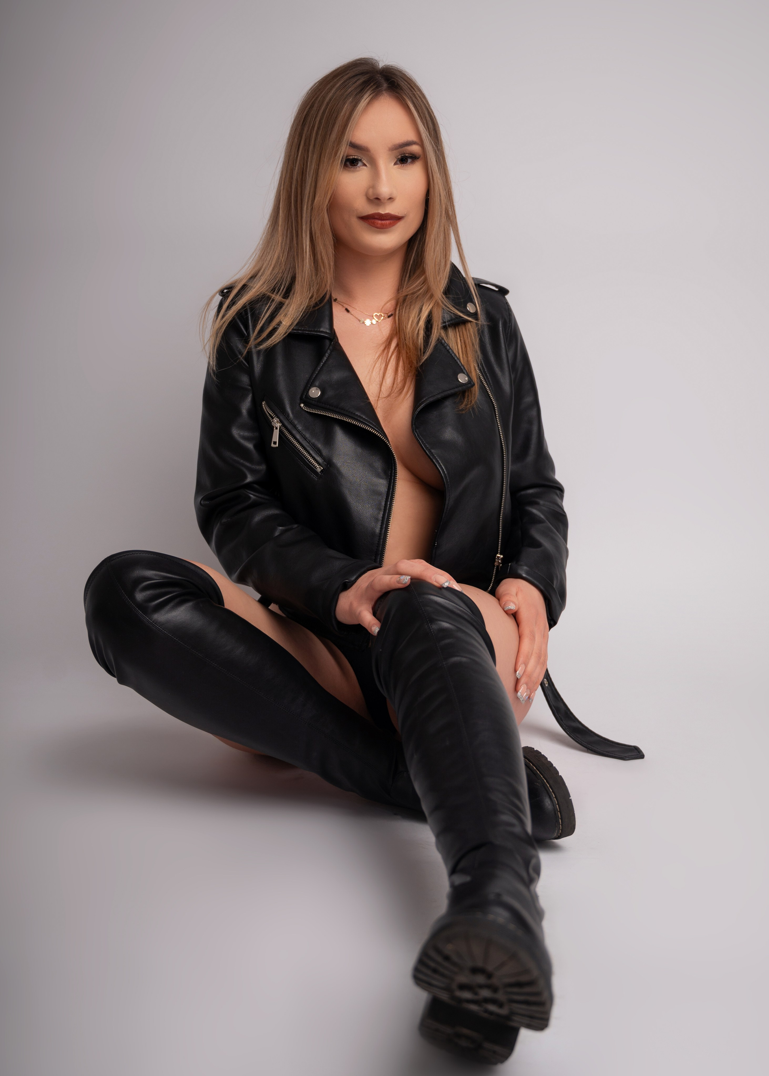 Women Portraits. Home