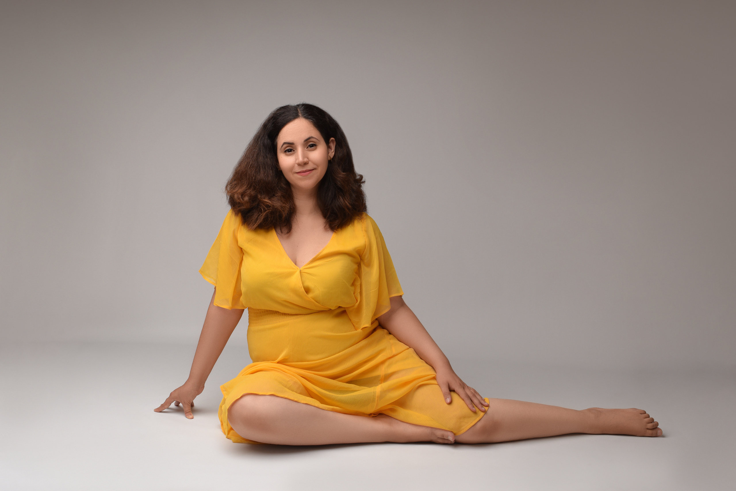 Babybauch Fotoshooting im Studio und on Location. Neugeborene, Baby Fotografin in Düren (NRW) - Vitalina Unruh