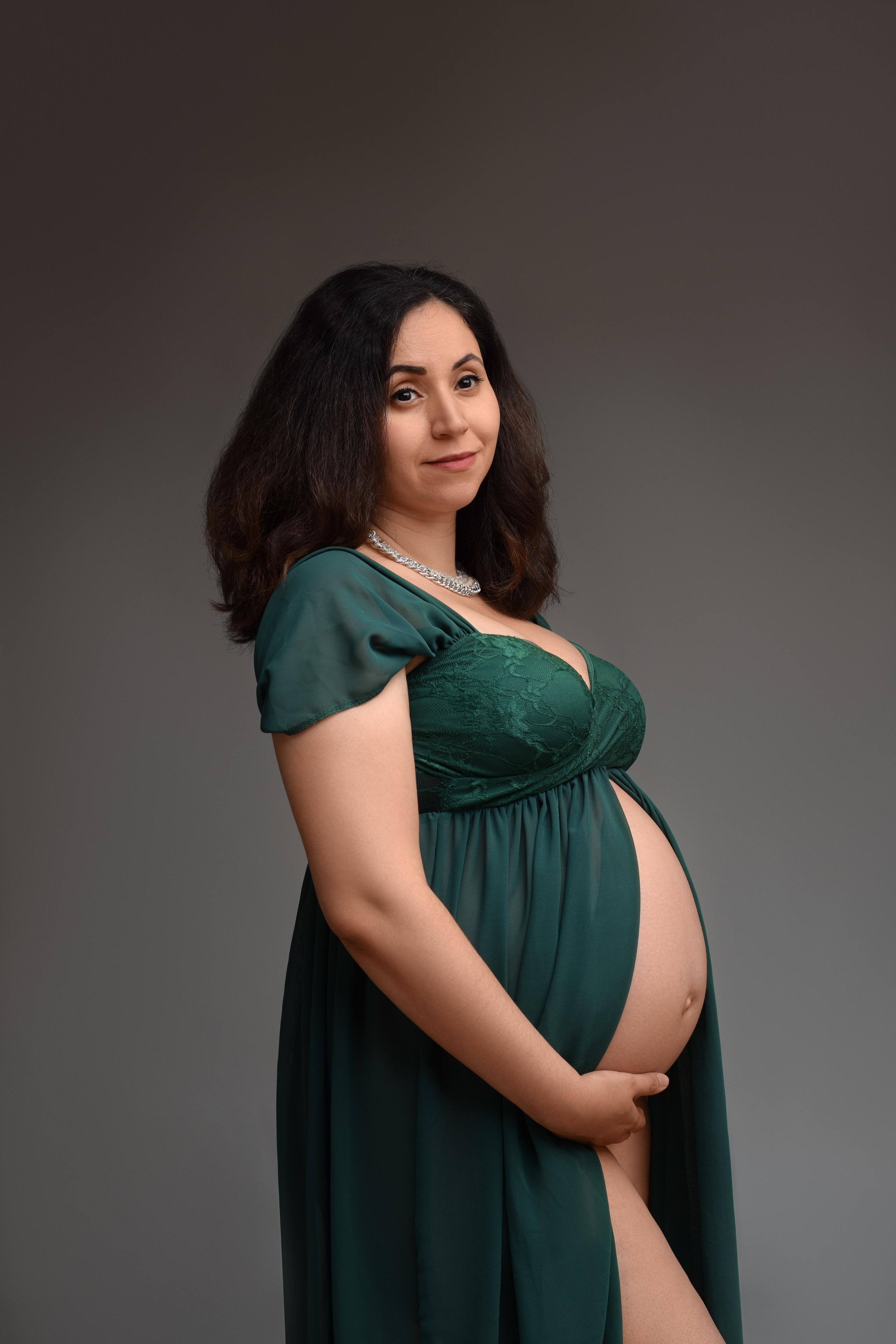 Babybauch Fotoshooting im Studio und on Location. Neugeborene, Baby Fotografin in Düren (NRW) - Vitalina Unruh