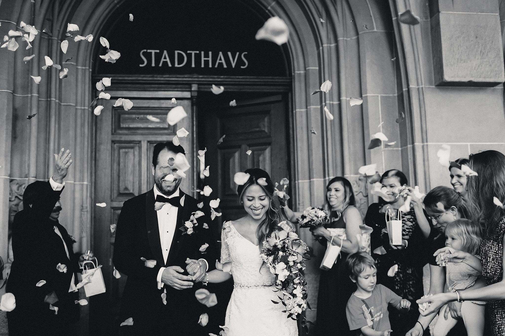 JAKUB + JESSICA | CIVIL WEDDING, ZÜRICH STADTHAUS | BELVOIR PARK | BLACK&WHITE. HOME