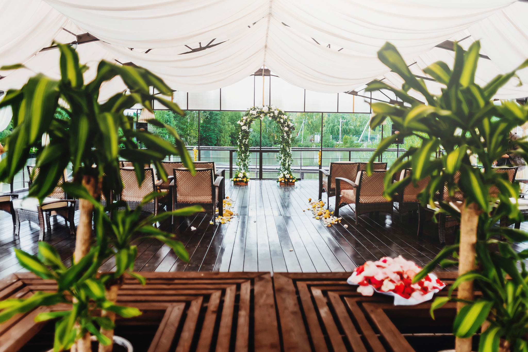 VICTORIA + VICTOR | CLASSY AND ELEGANT WEDDING. HOME