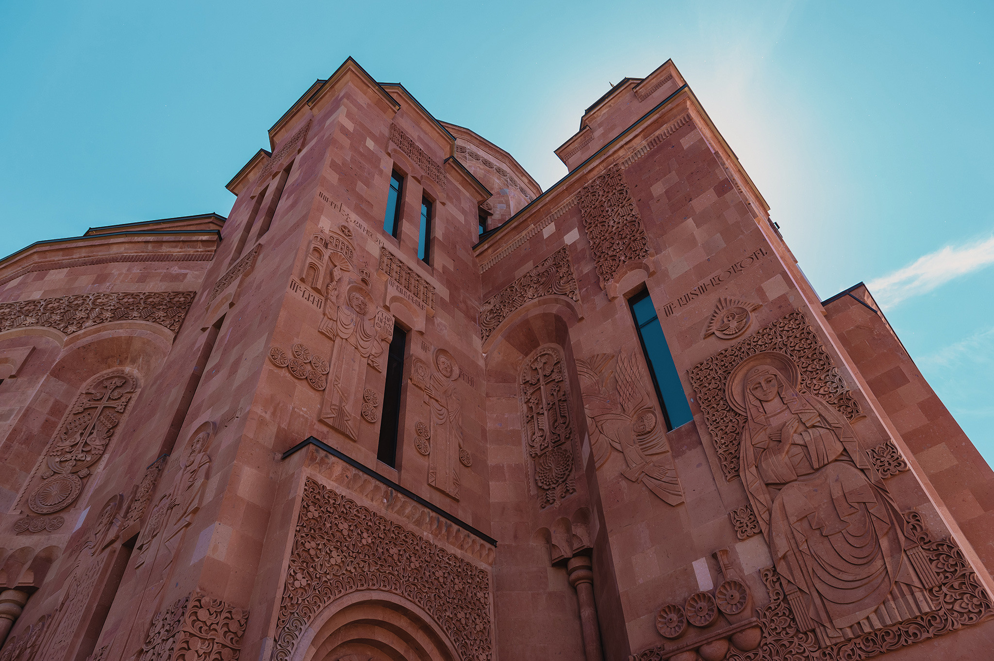 MARIA + GEORGIY | CHURCH WEDDING. HOME