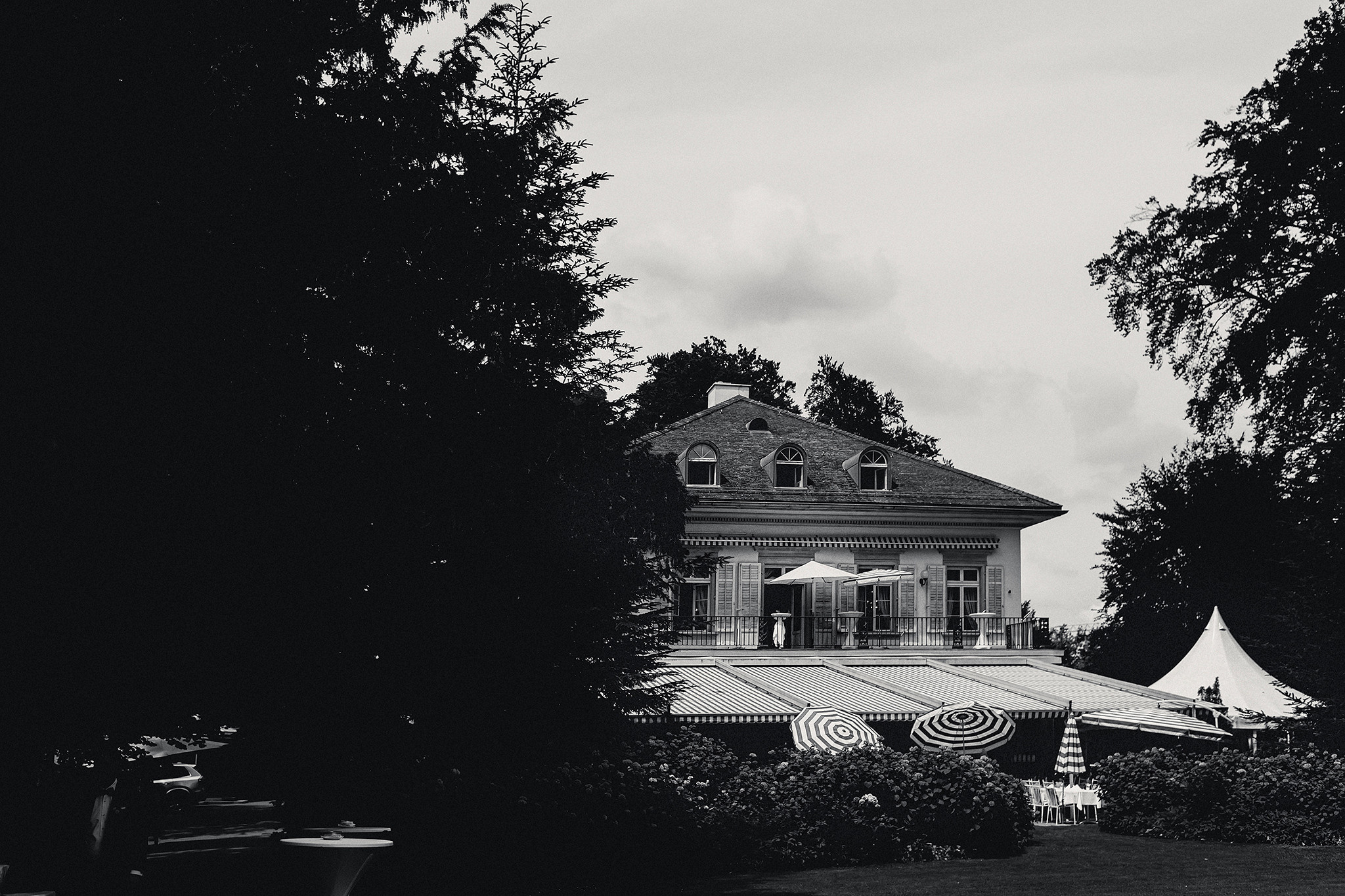 JAKUB + JESSICA | CIVIL WEDDING, ZÜRICH STADTHAUS | BELVOIR PARK | BLACK&WHITE. HOME