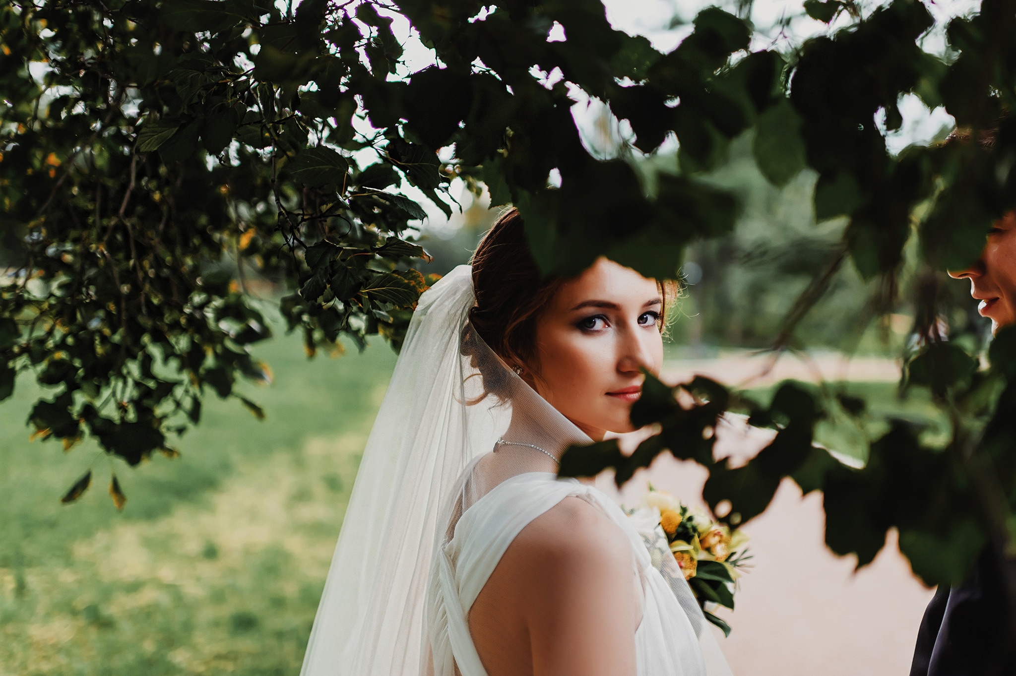 VICTORIA + VICTOR | CLASSY AND ELEGANT WEDDING. HOME